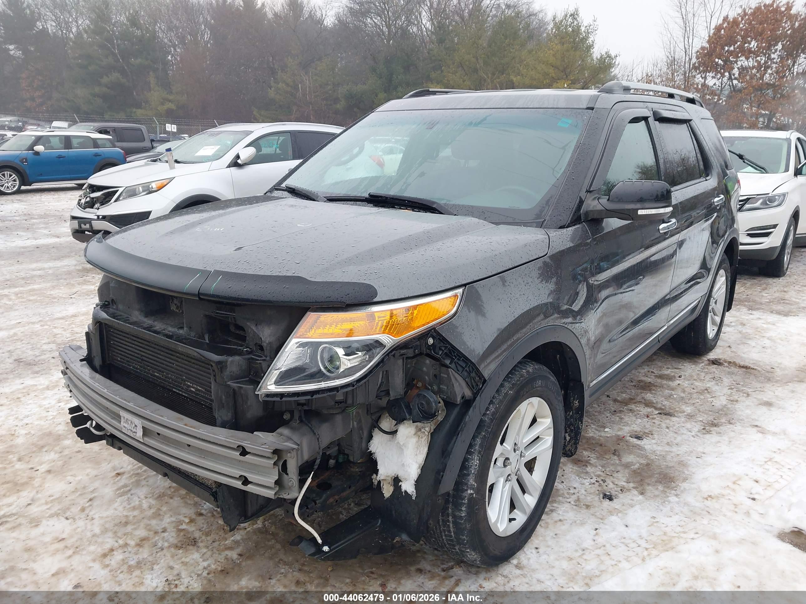 FORD EXPLORER image 2
