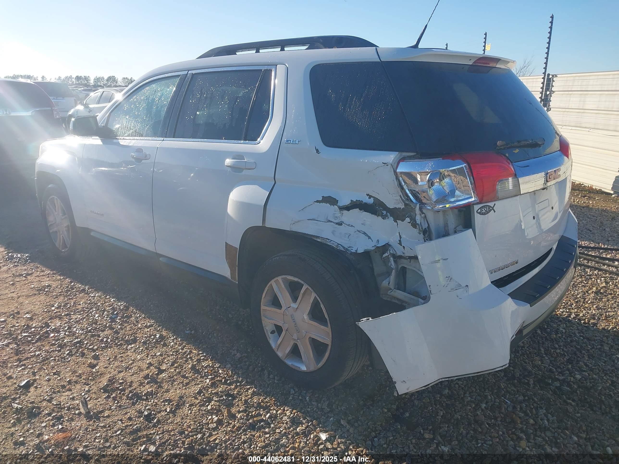 GMC TERRAIN image 3