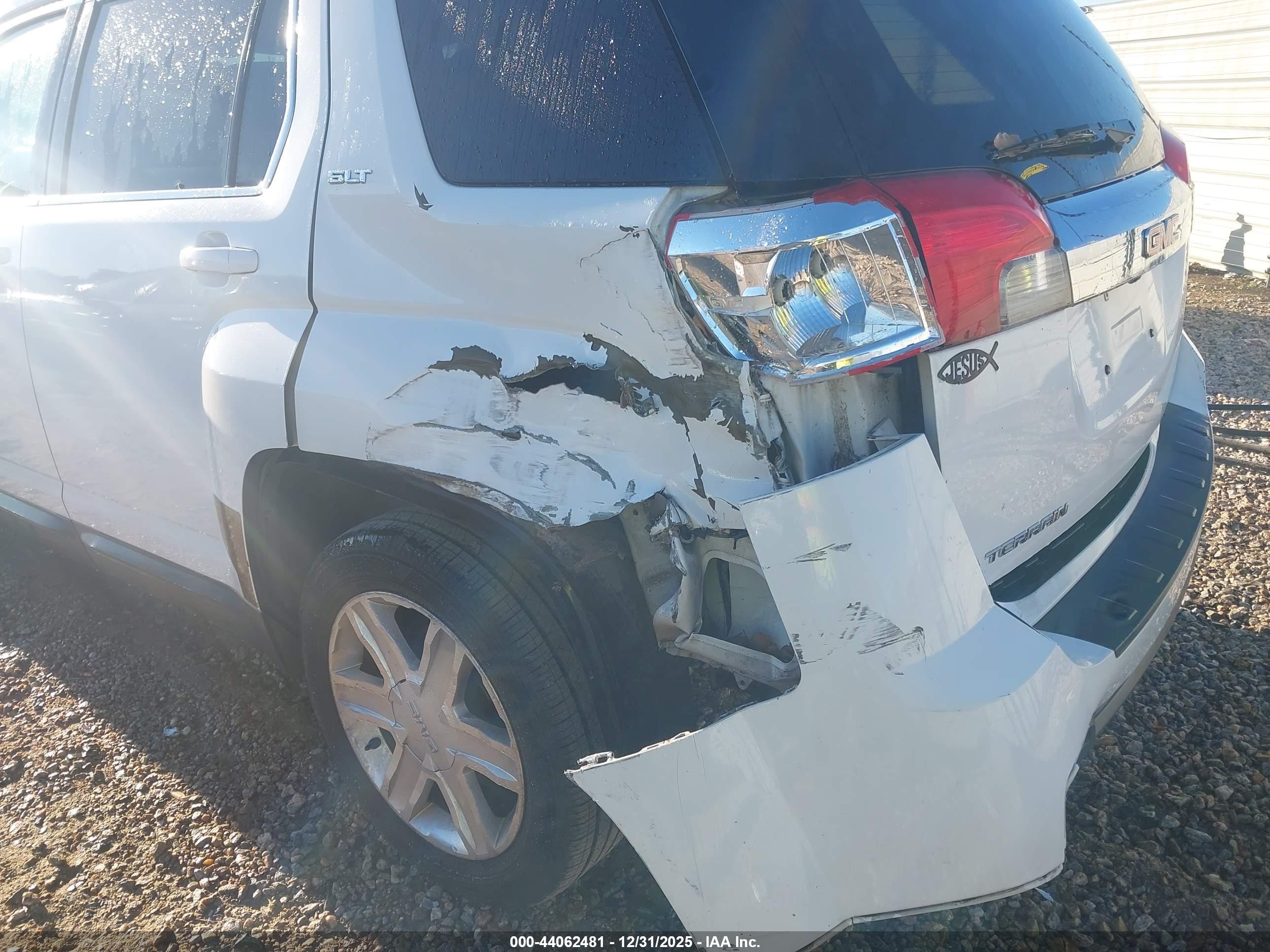 GMC TERRAIN image 6
