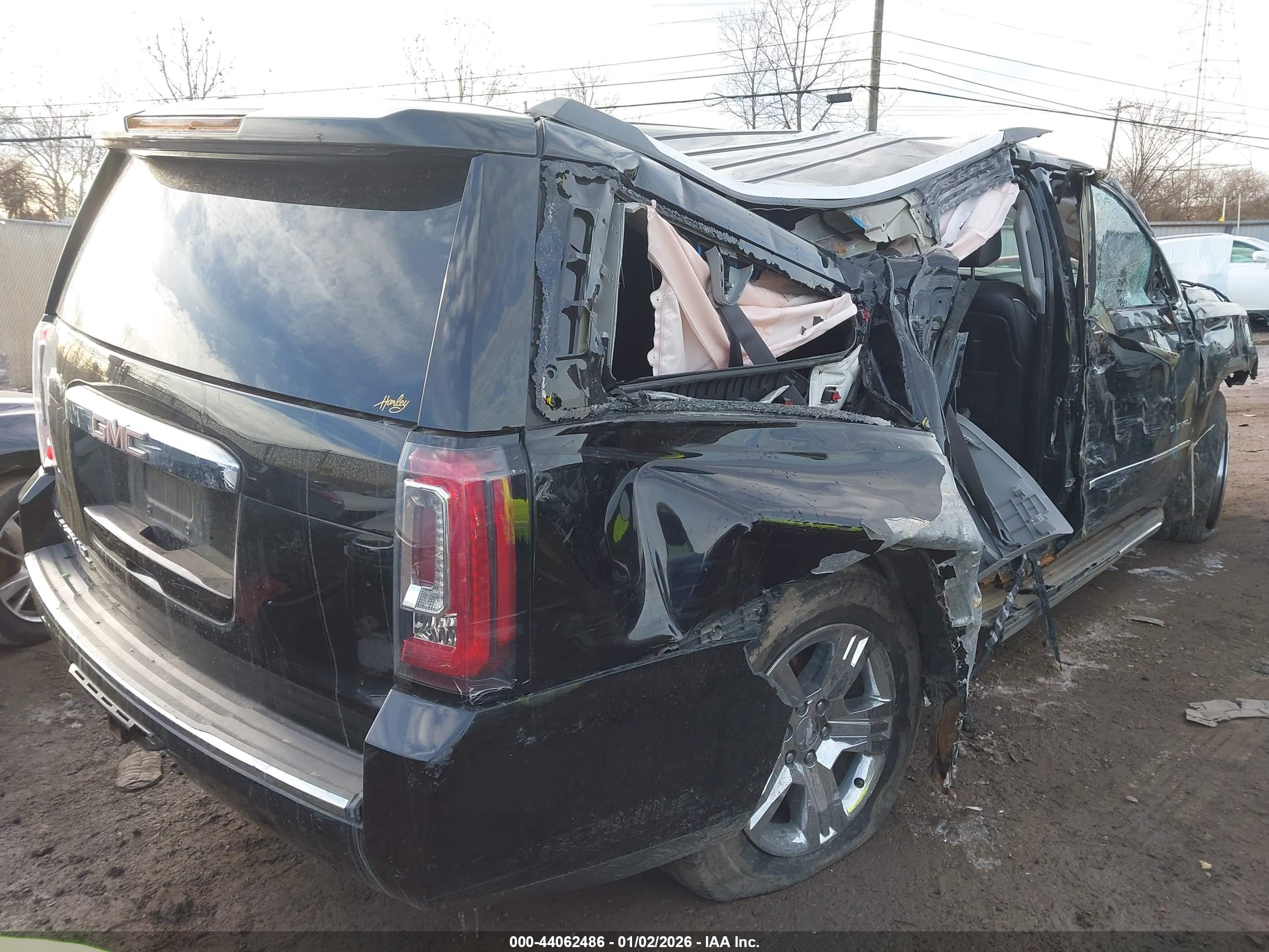 GMC YUKON image 4