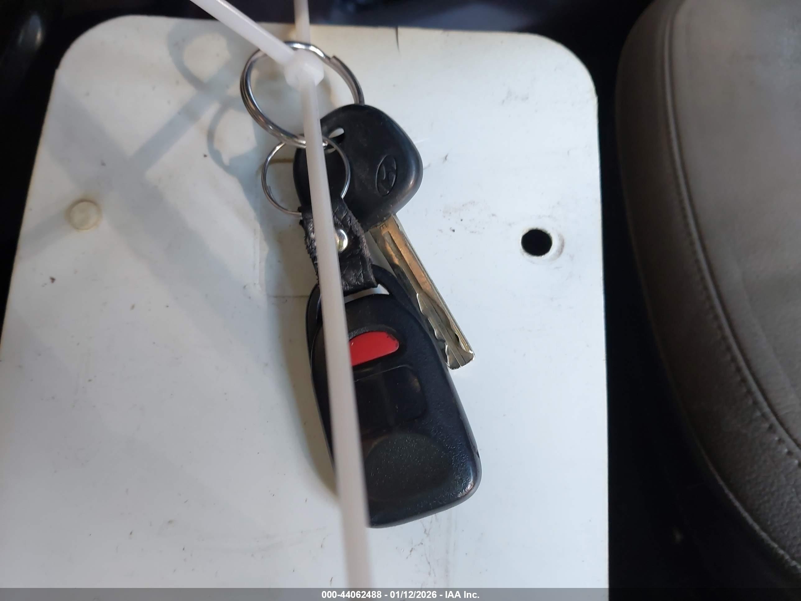 HYUNDAI TUCSON image 11