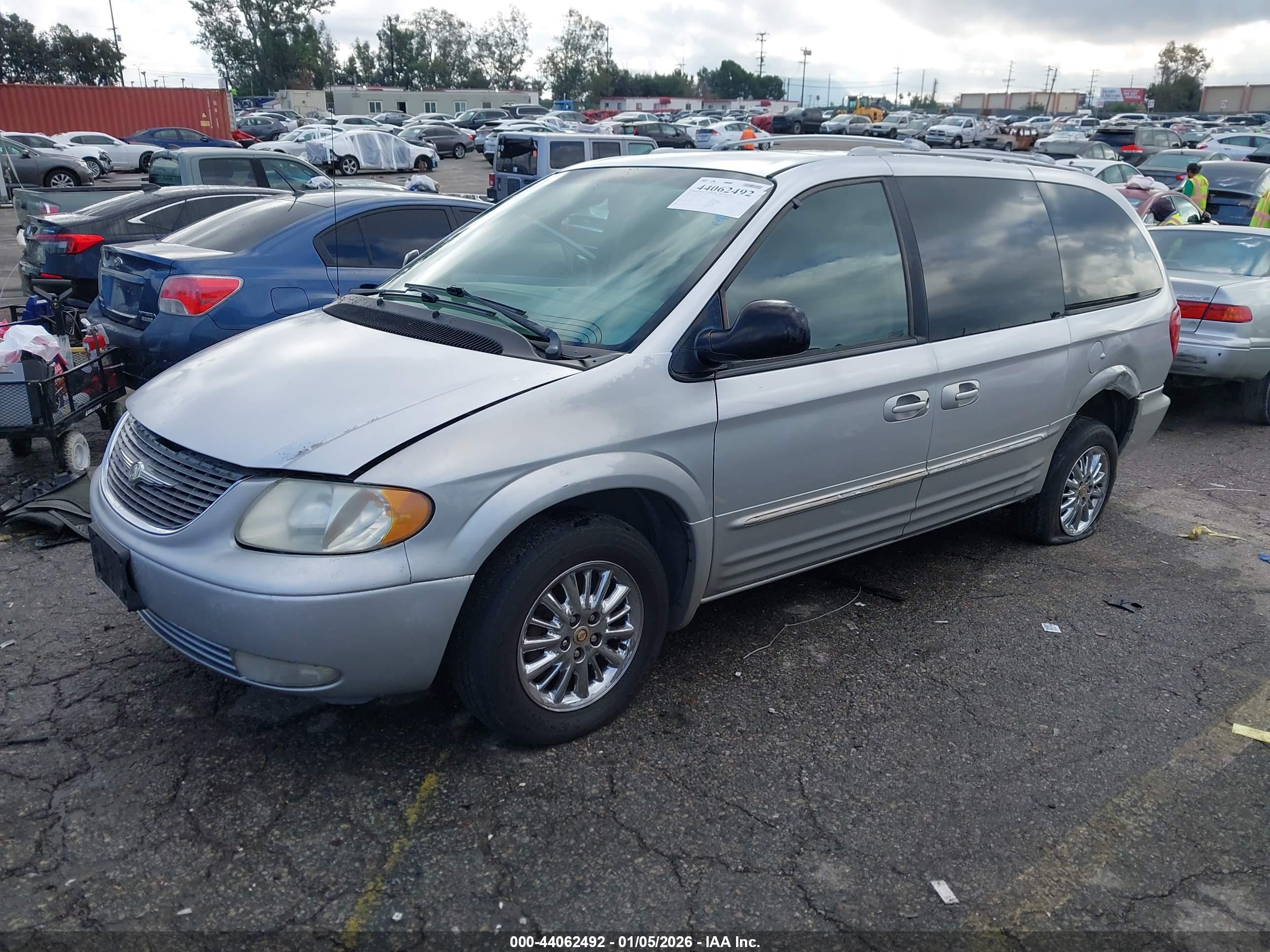CHRYSLER TOWN image 2