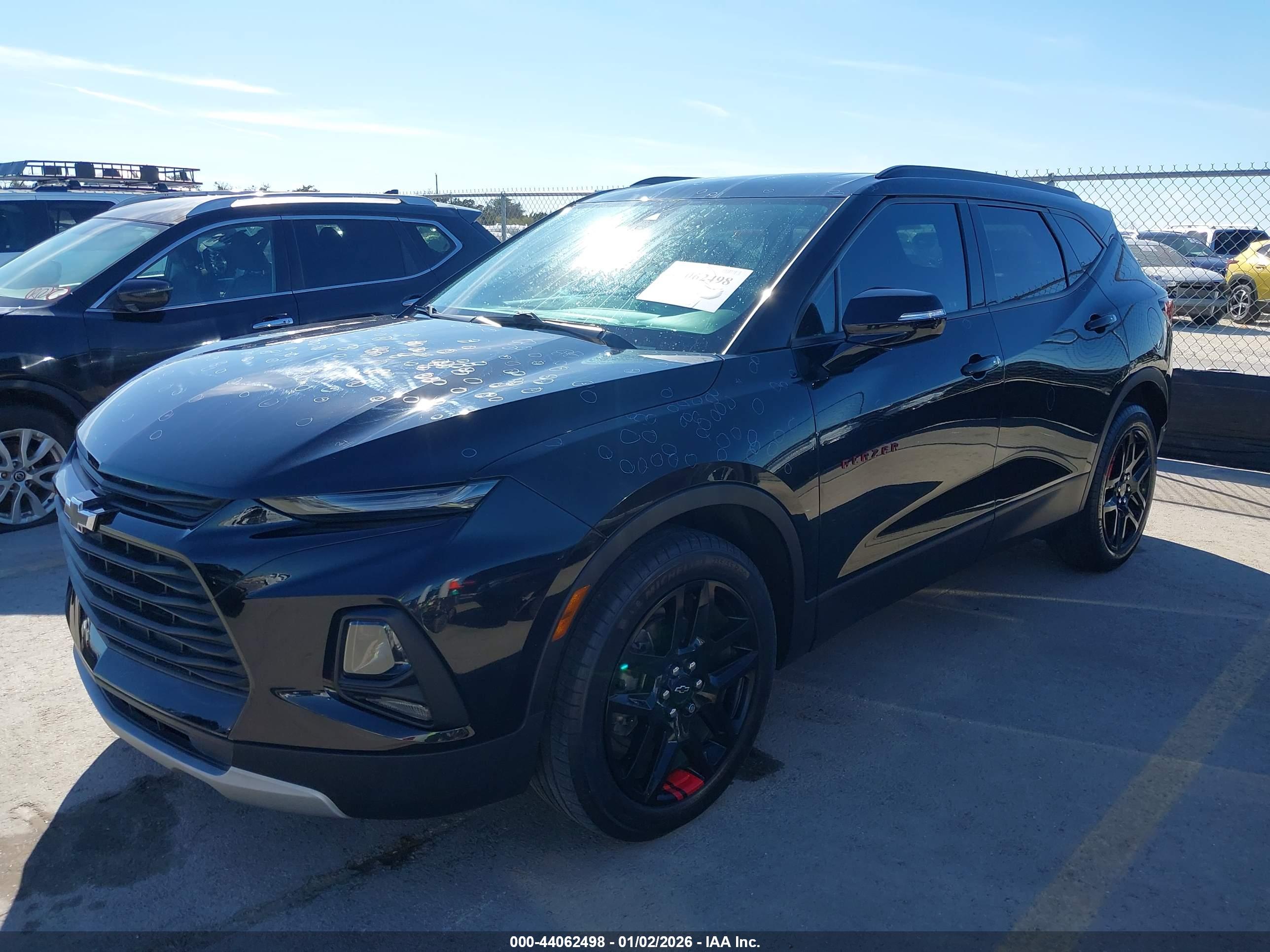 CHEVROLET BLAZER image 2