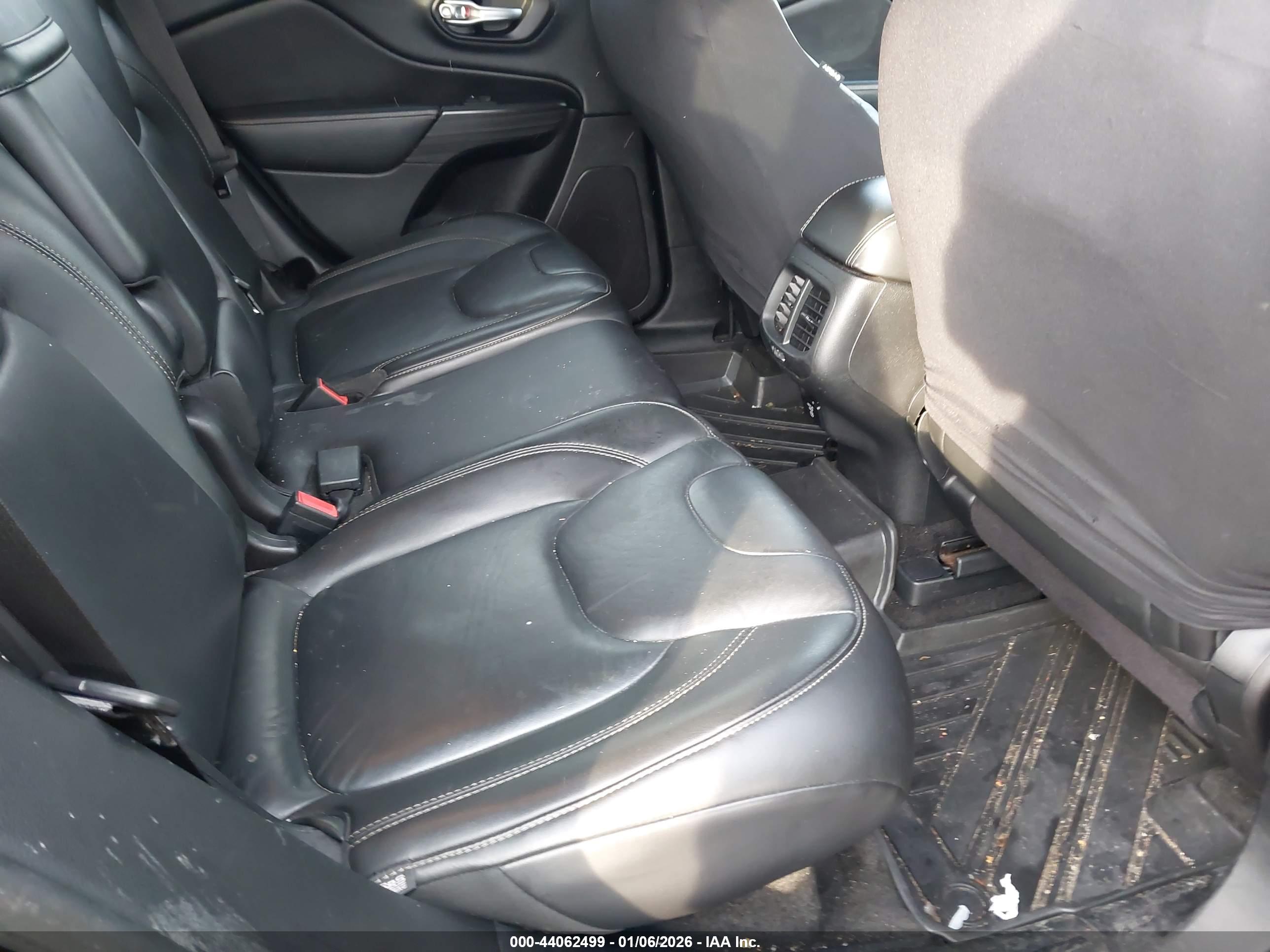 JEEP CHEROKEE image 8