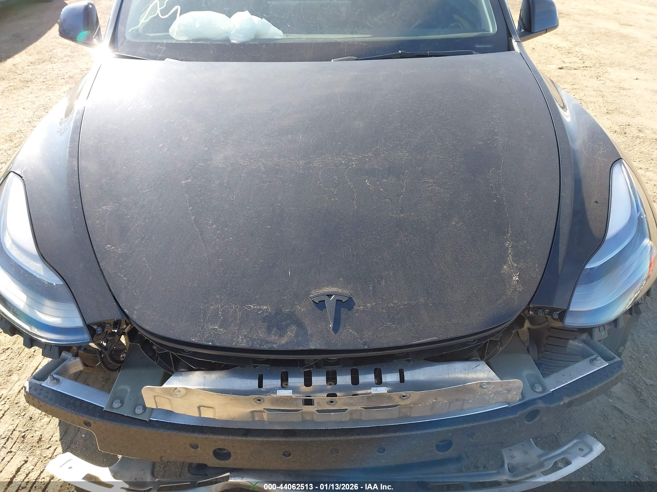 TESLA MODEL image 10