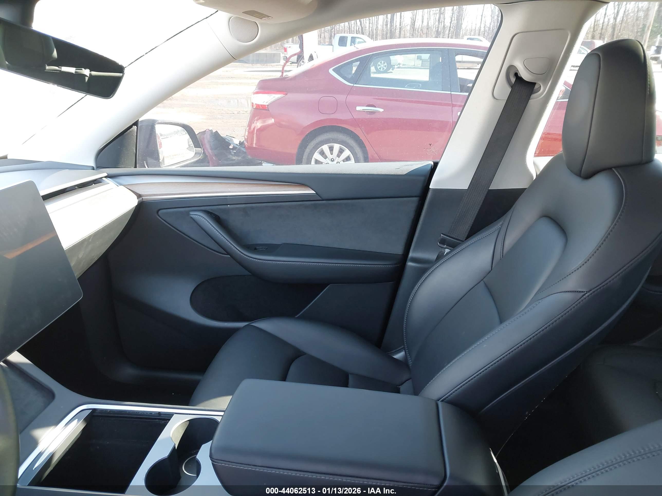TESLA MODEL image 5