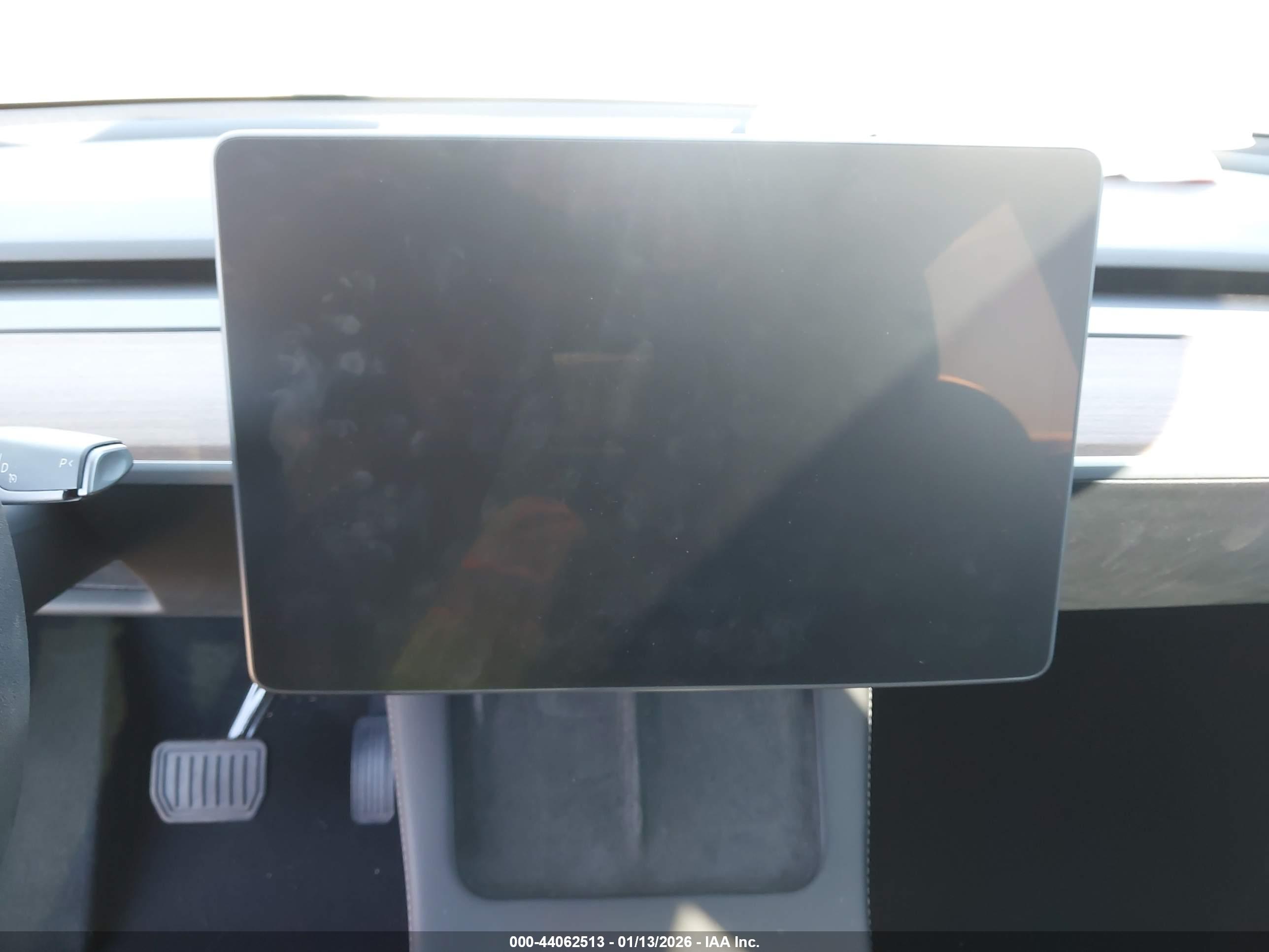 TESLA MODEL image 7