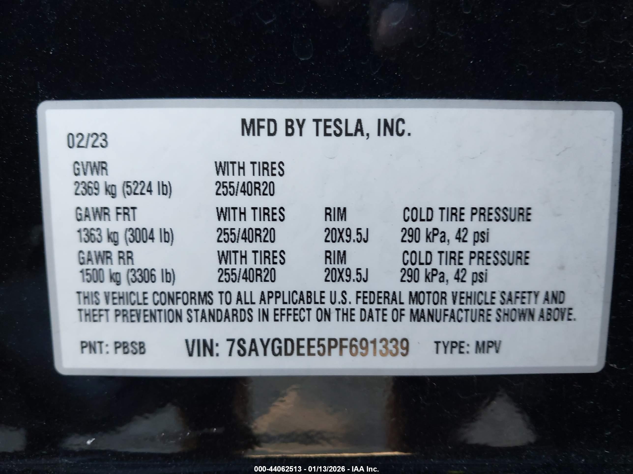 TESLA MODEL image 9