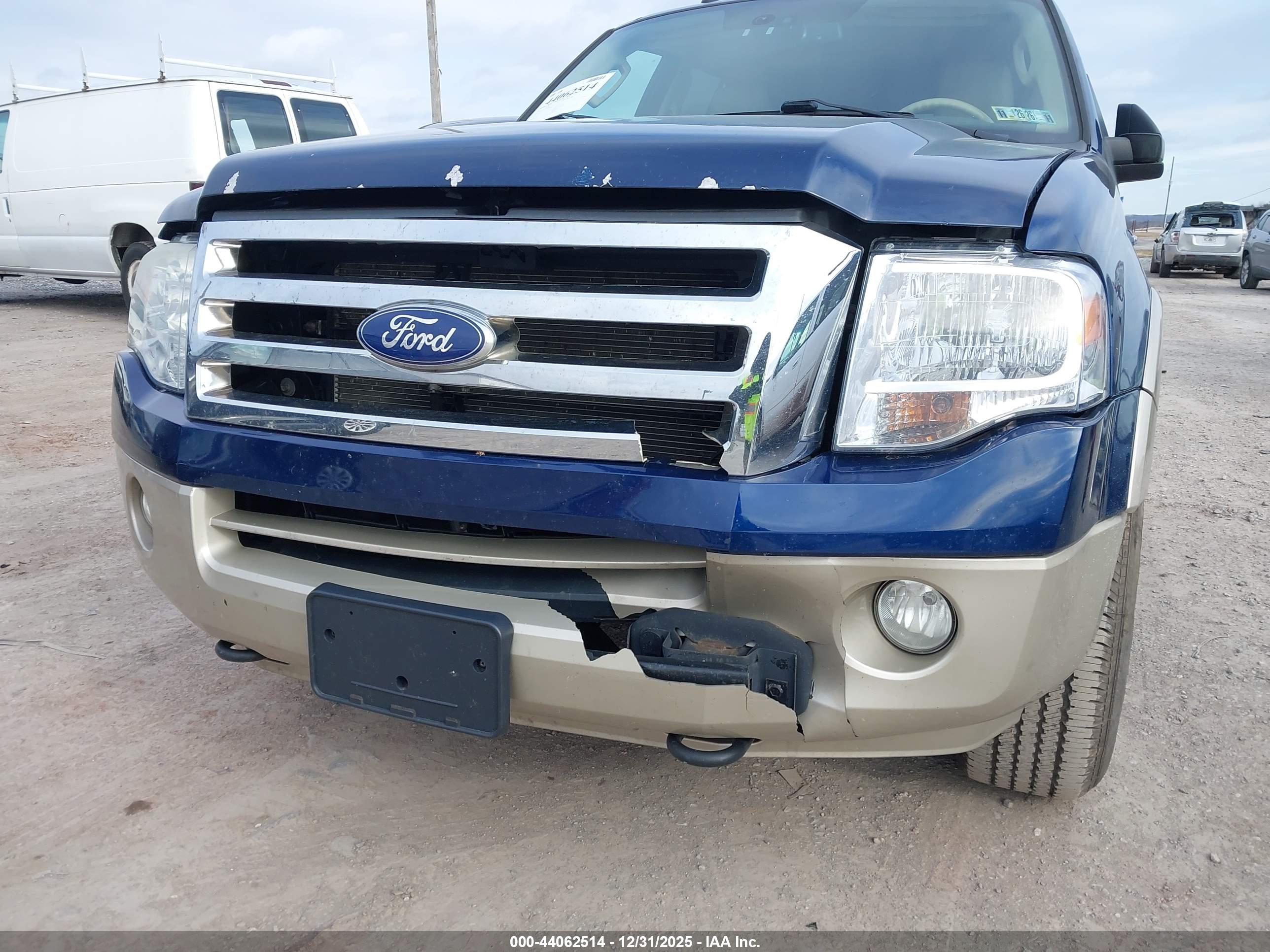FORD EXPEDITION image 6
