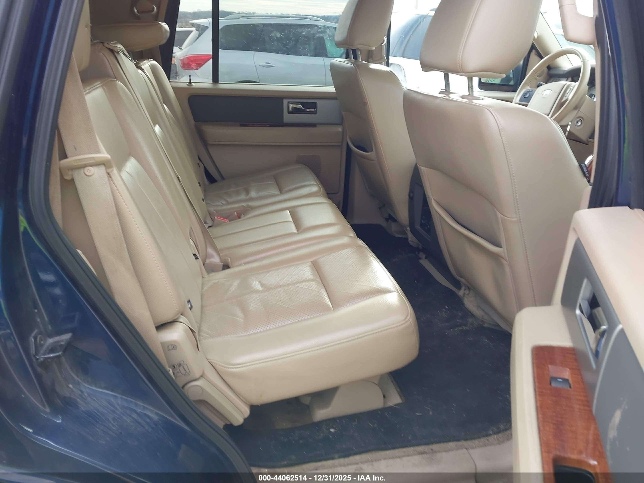 FORD EXPEDITION image 8