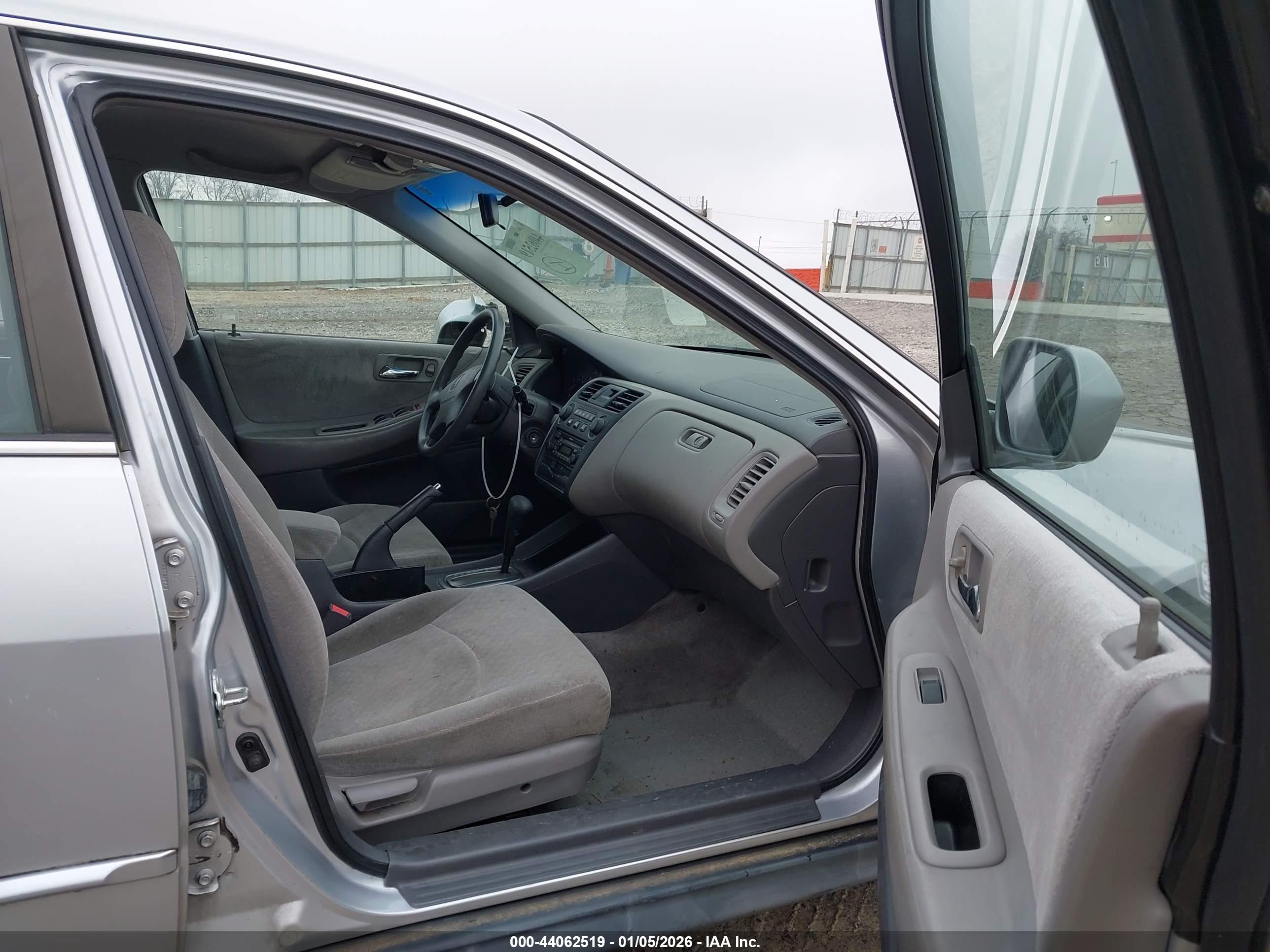 HONDA ACCORD image 5