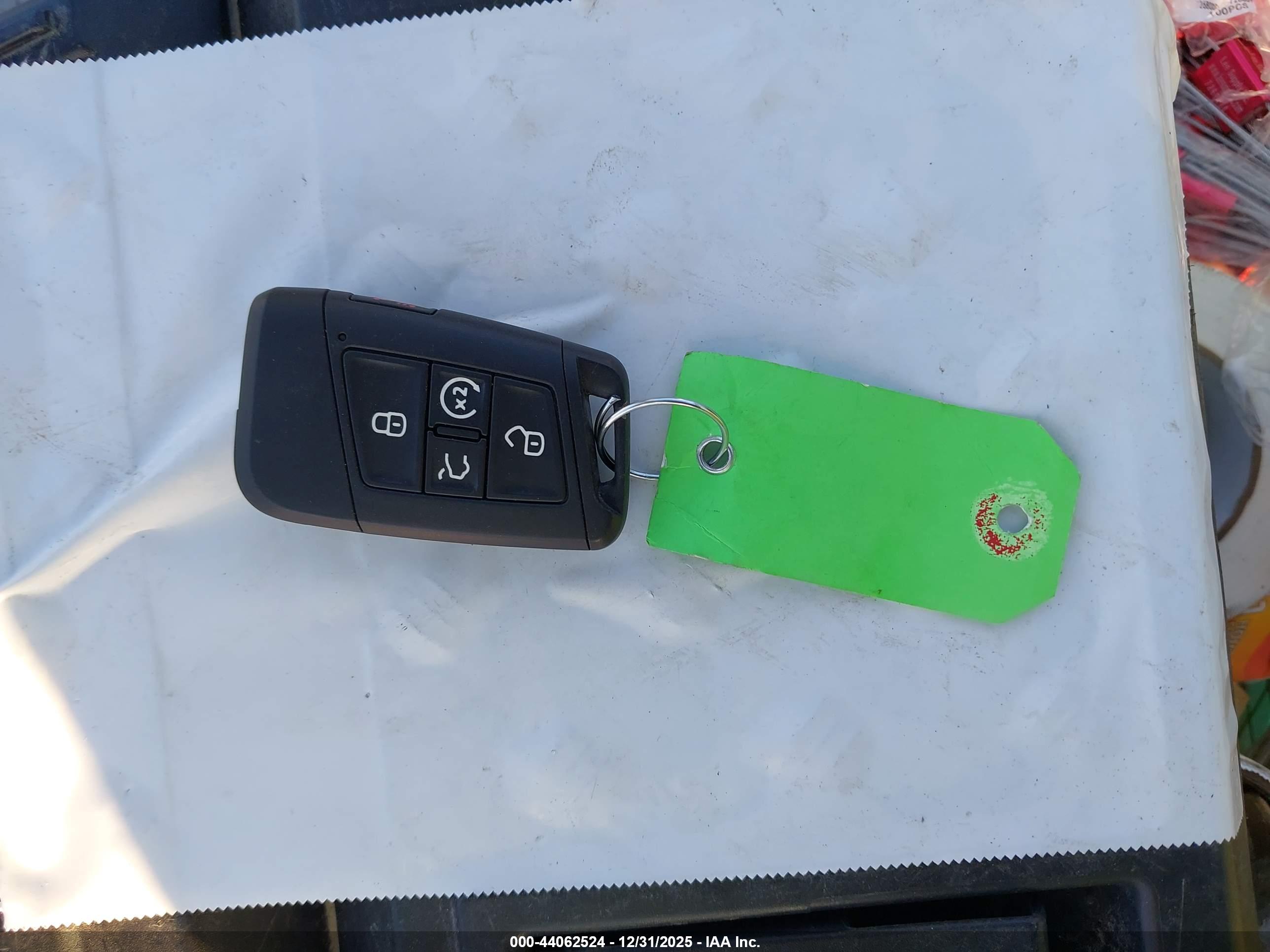 VOLKSWAGEN TAOS image 11