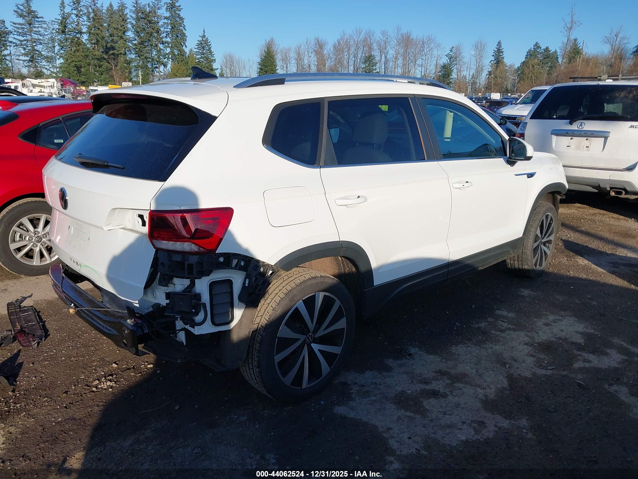 VOLKSWAGEN TAOS image 4