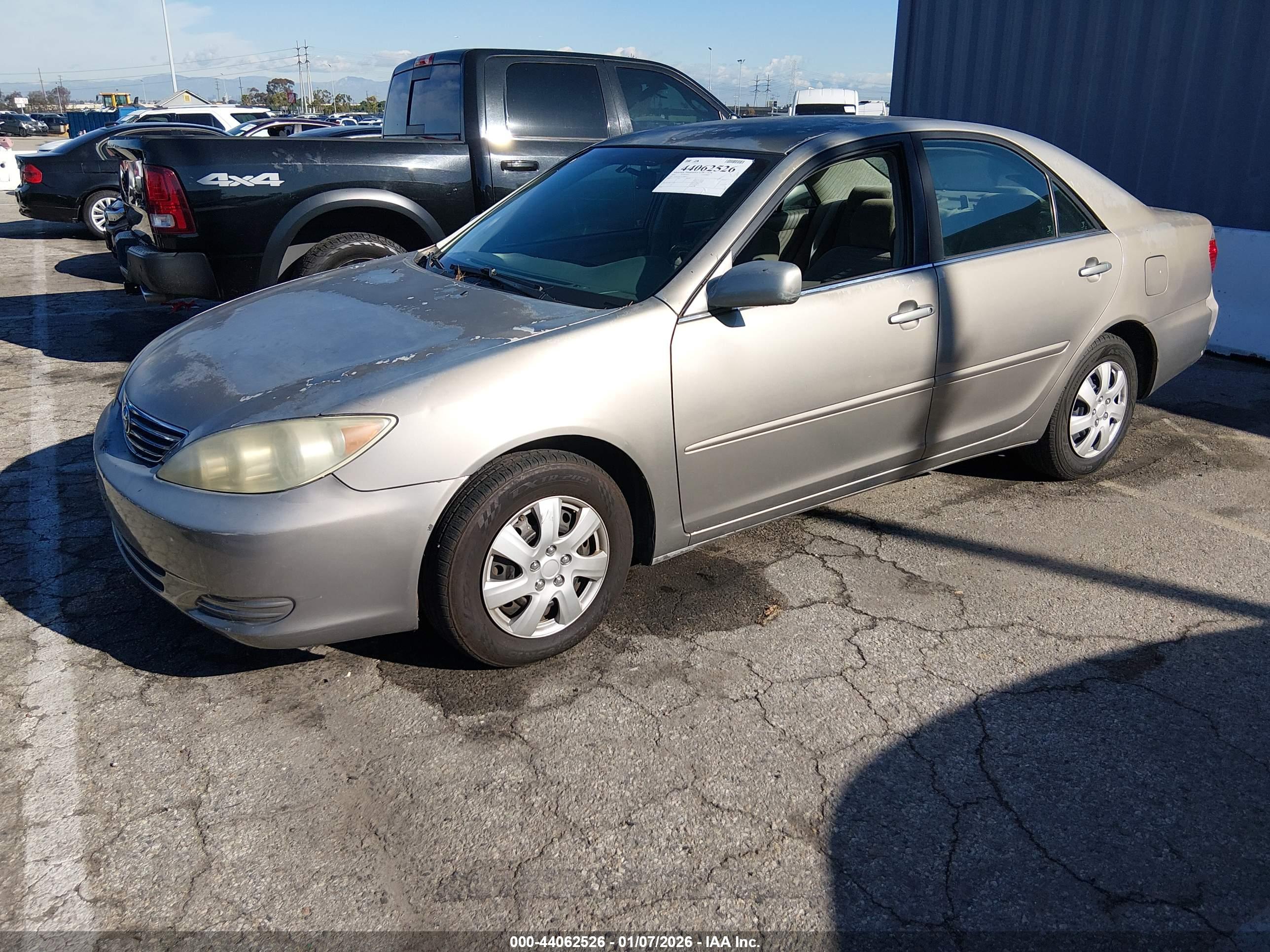 TOYOTA CAMRY image 2