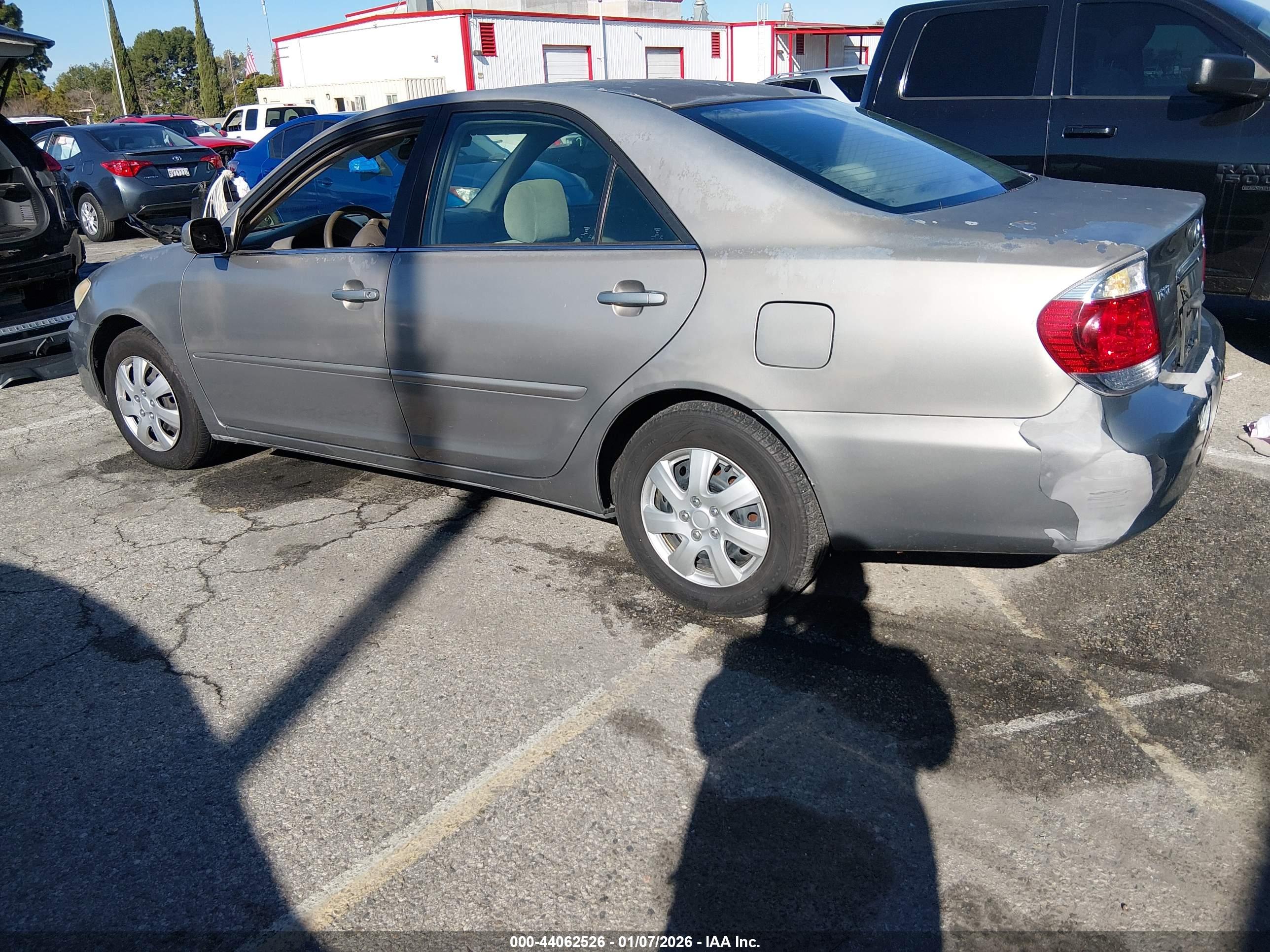 TOYOTA CAMRY image 3