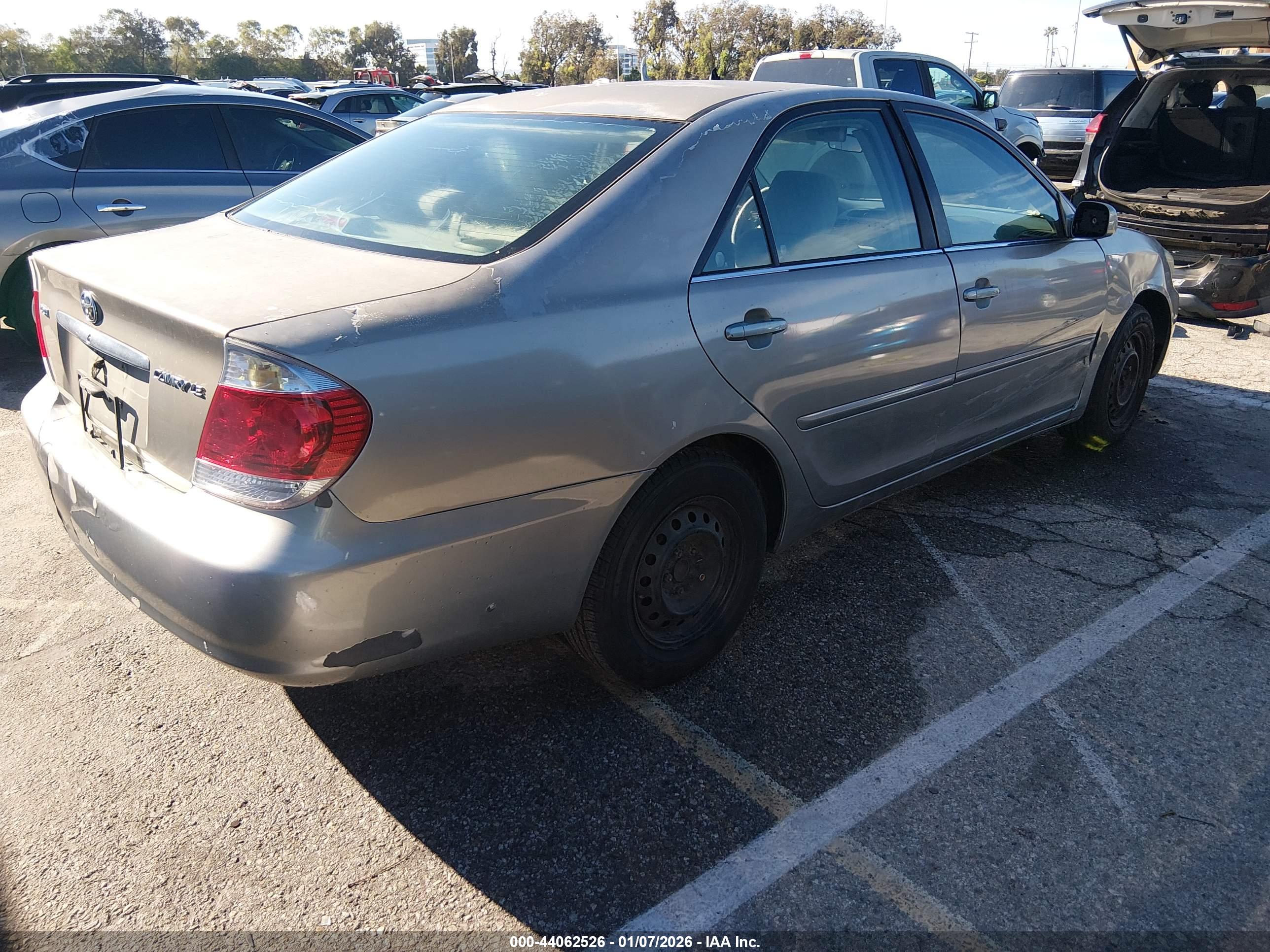 TOYOTA CAMRY image 4