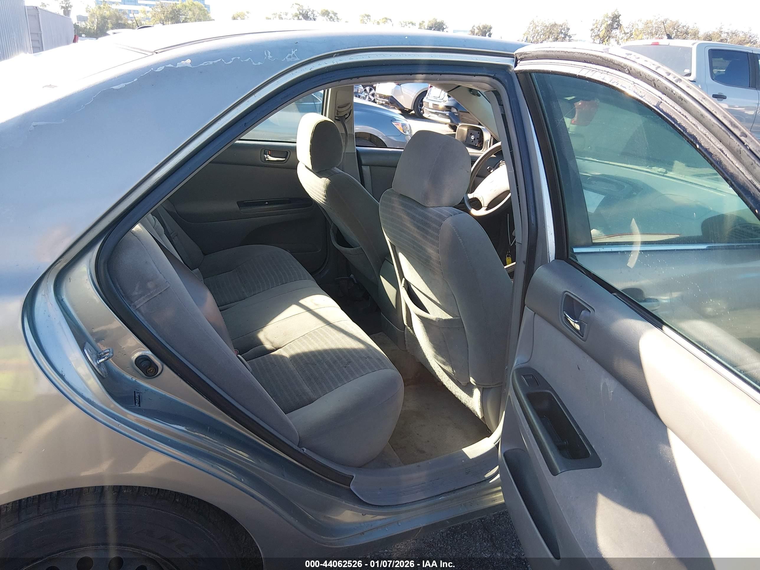 TOYOTA CAMRY image 8