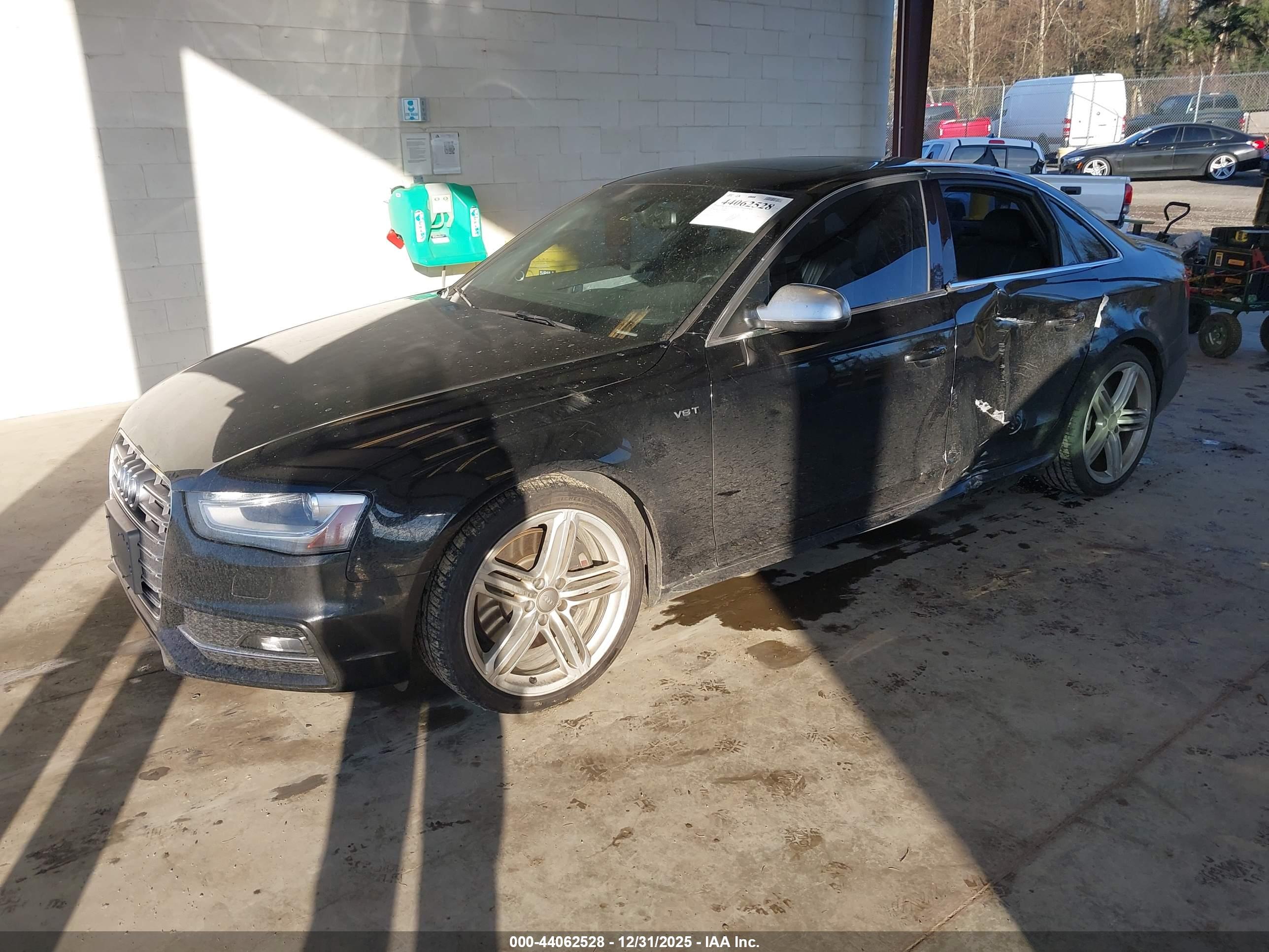 AUDI S4 image 2