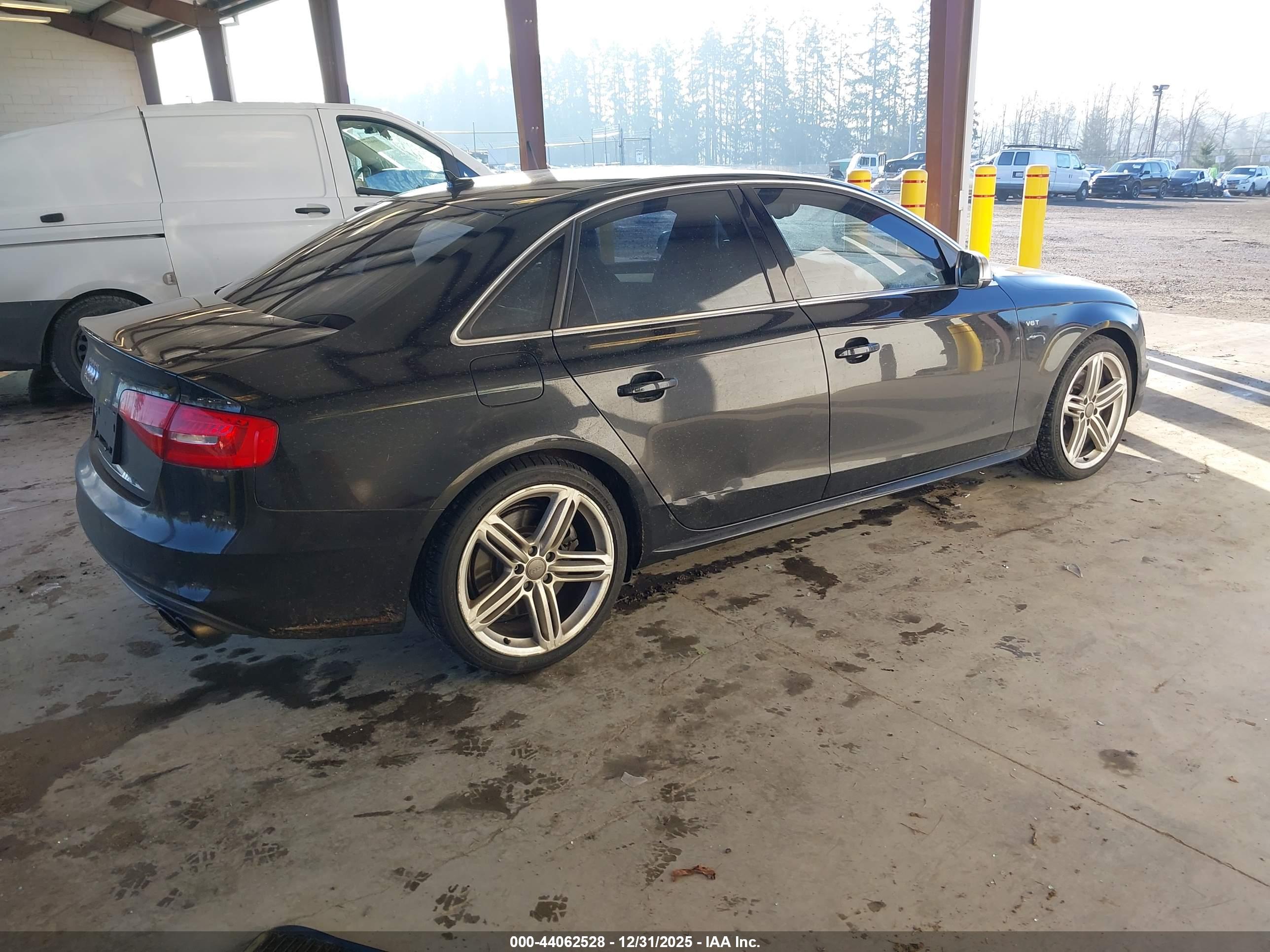 AUDI S4 image 4