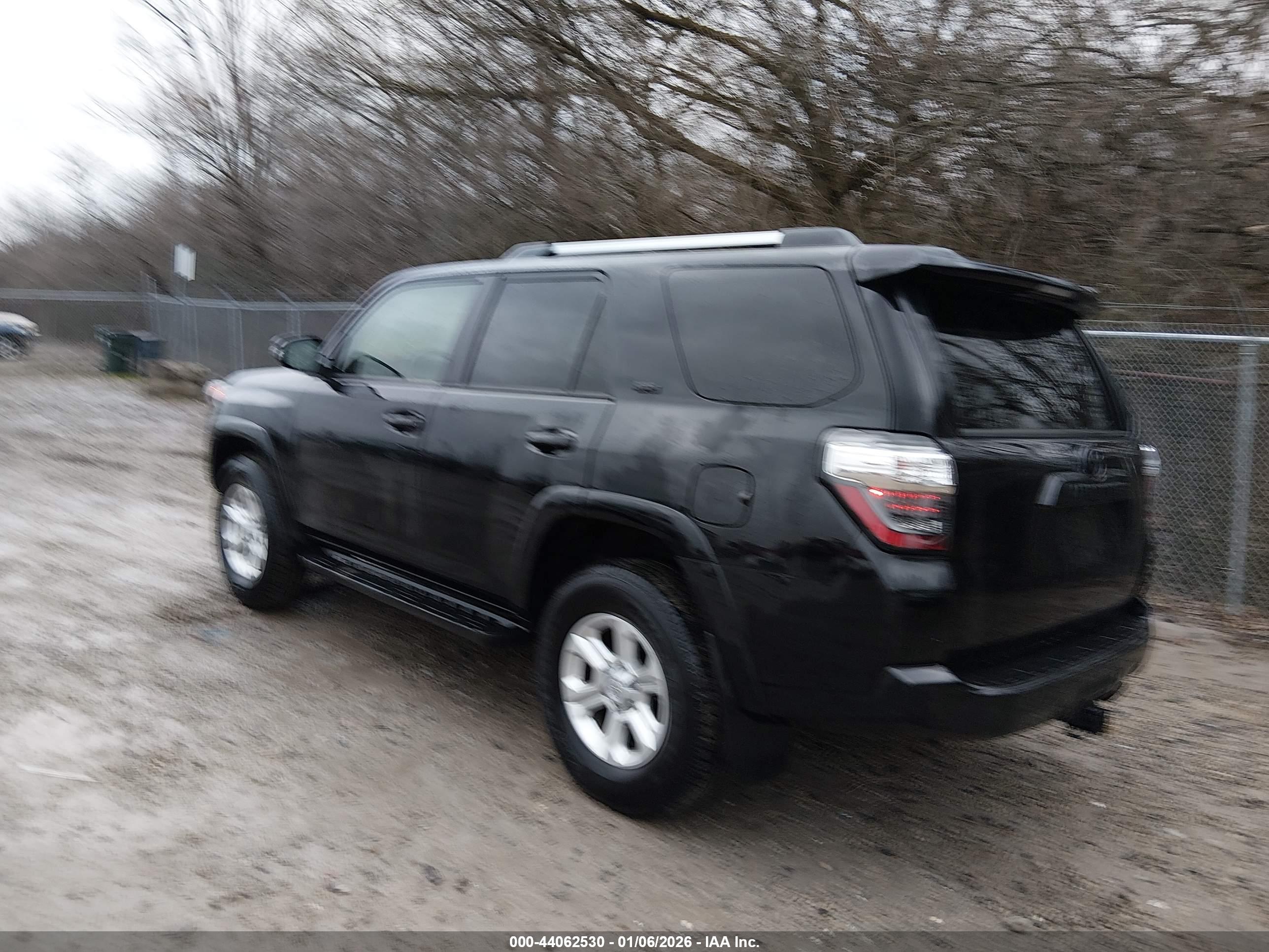 TOYOTA 4RUNNER image 3