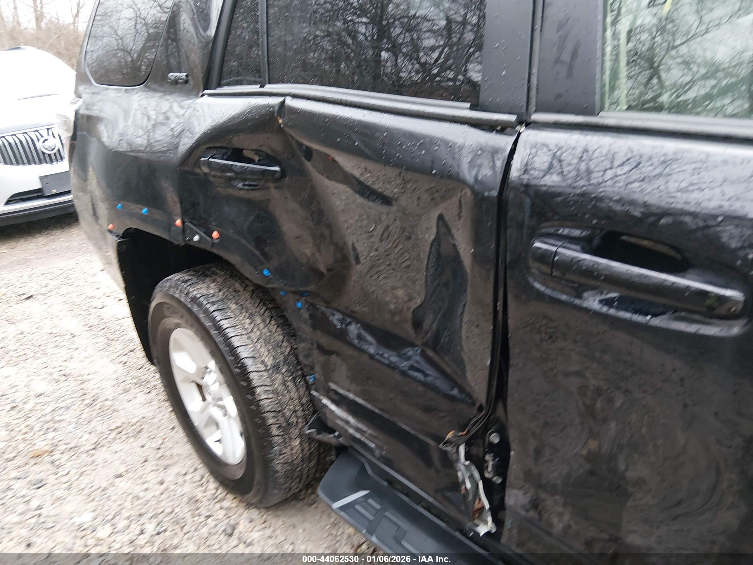 TOYOTA 4RUNNER image 6