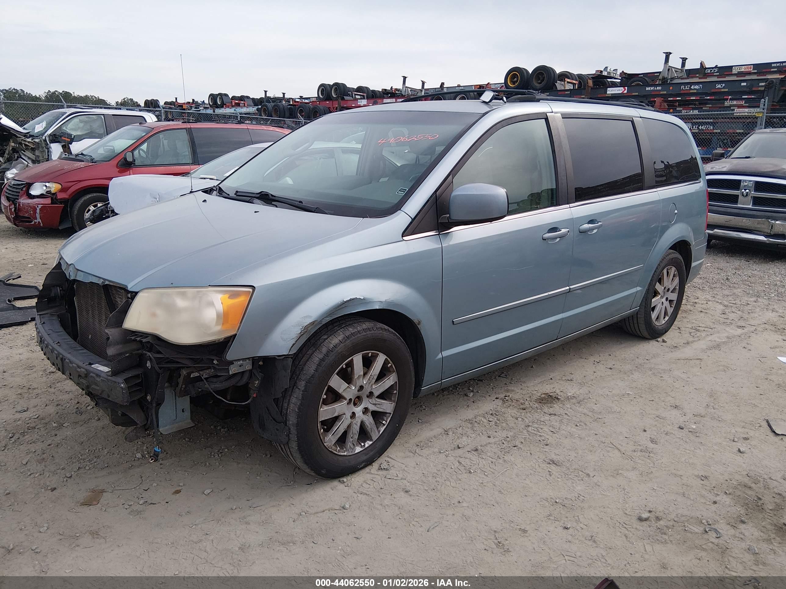 CHRYSLER TOWN image 2