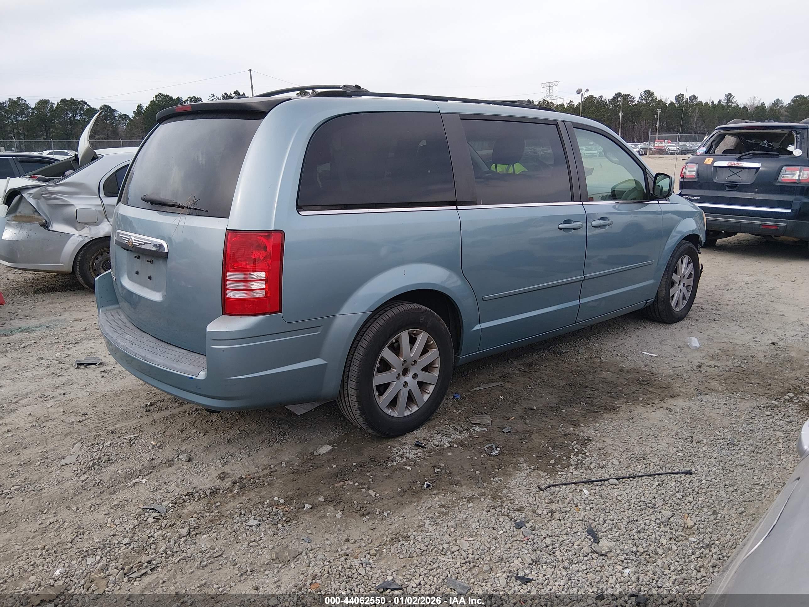 CHRYSLER TOWN image 4