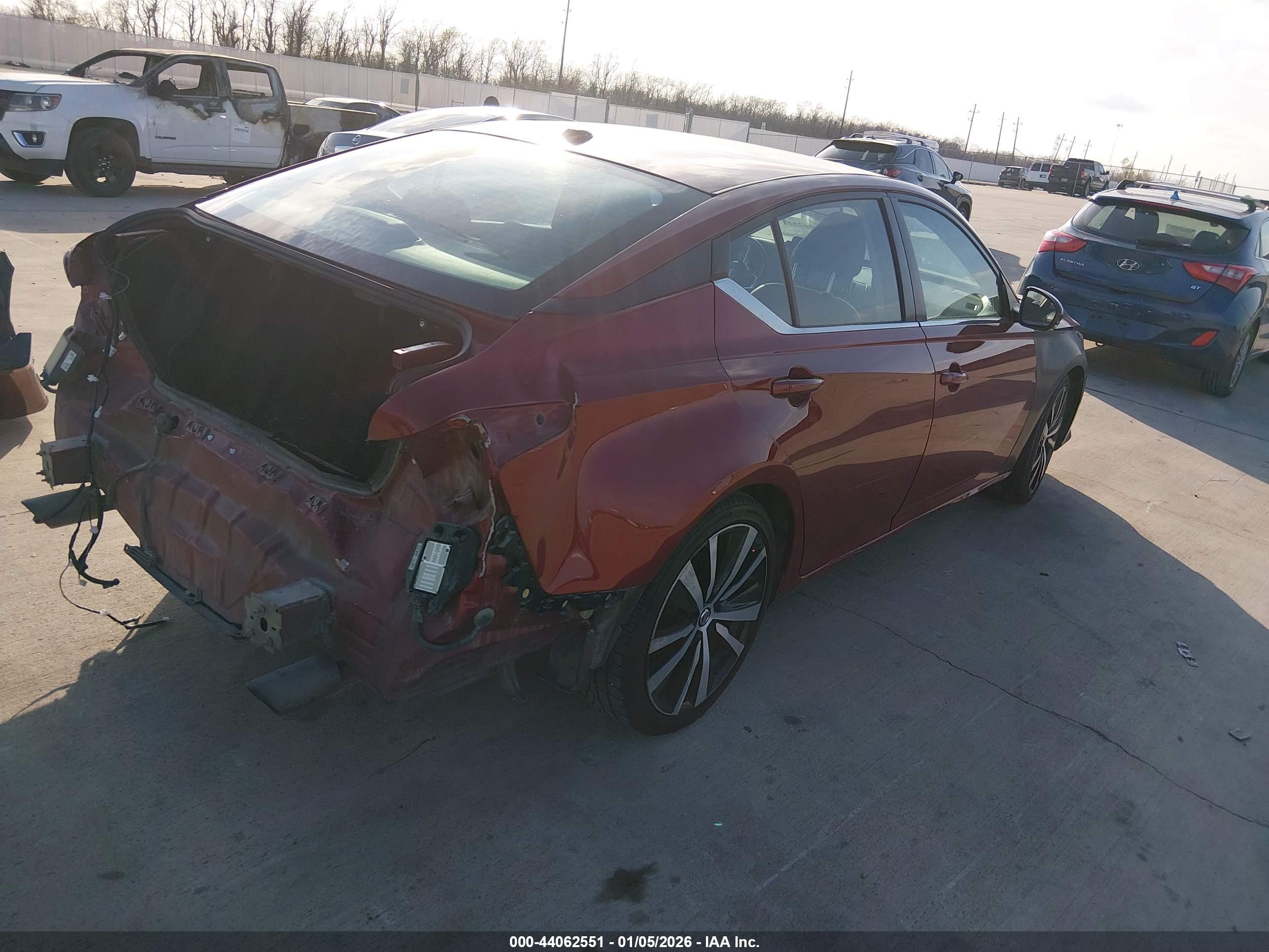 NISSAN ALTIMA image 4
