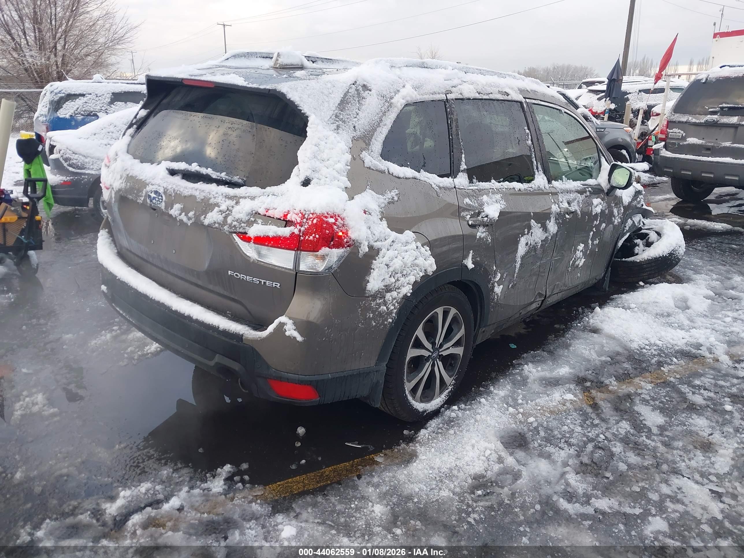 SUBARU FORESTER image 4