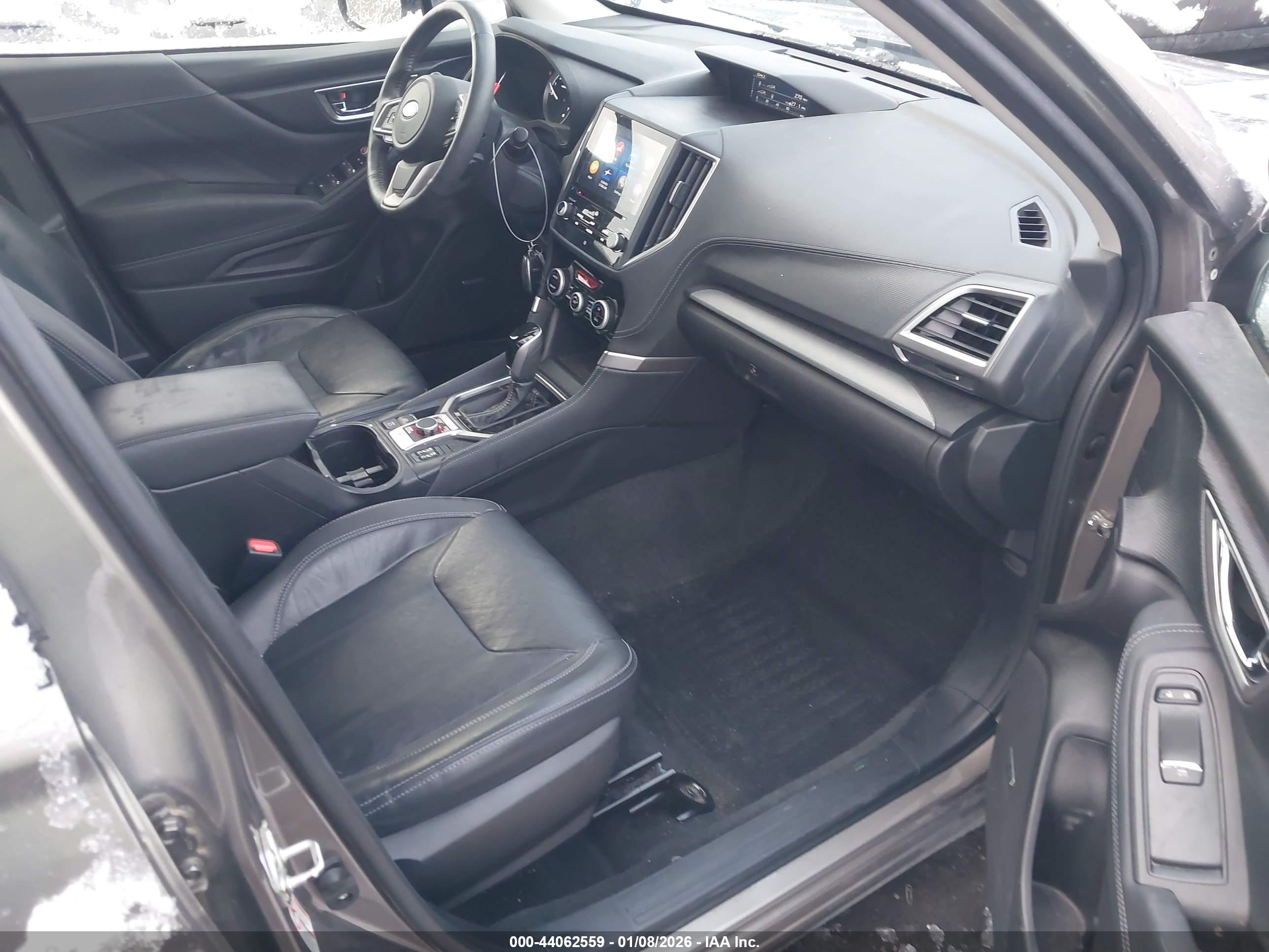 SUBARU FORESTER image 5