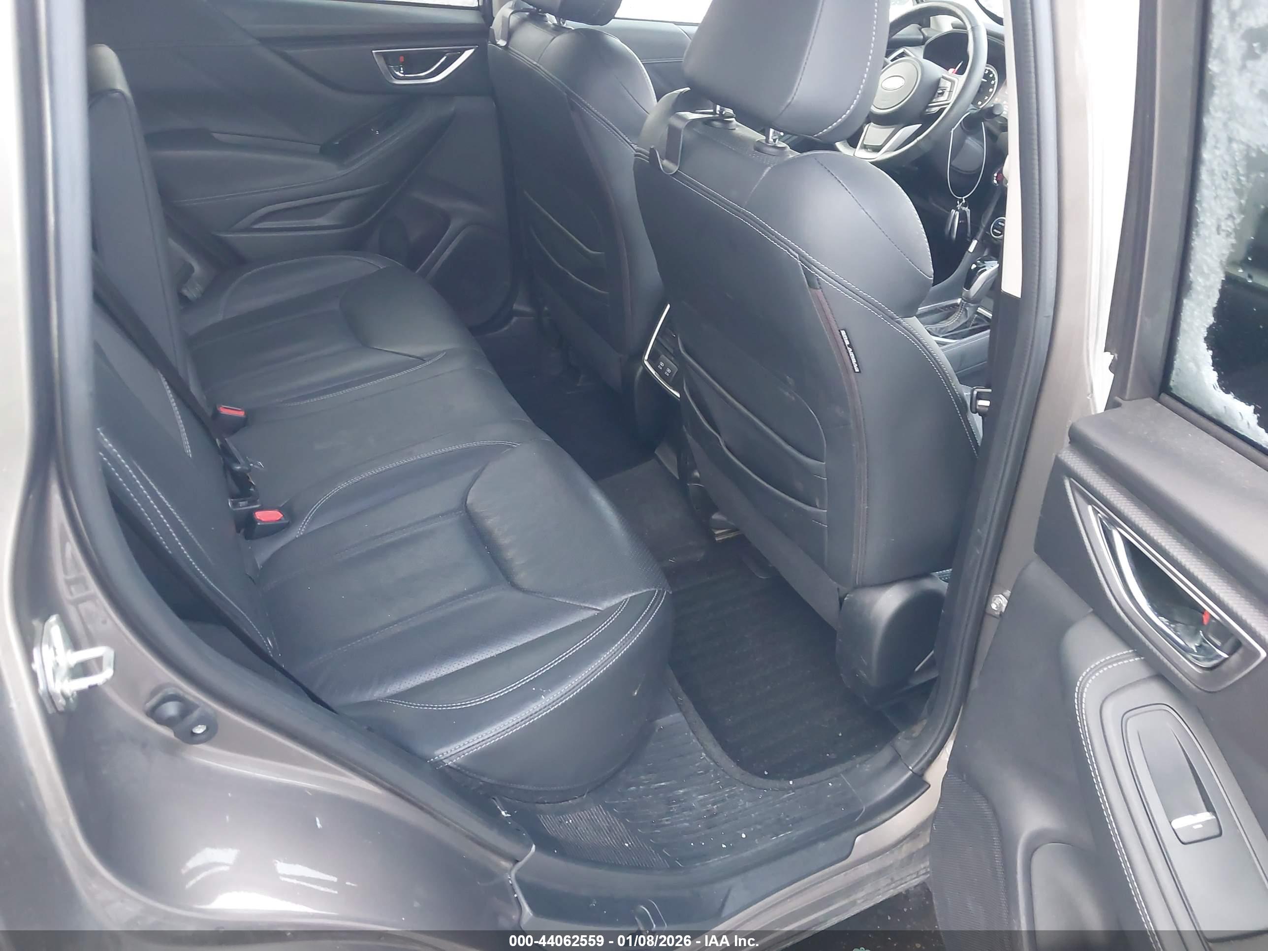 SUBARU FORESTER image 8