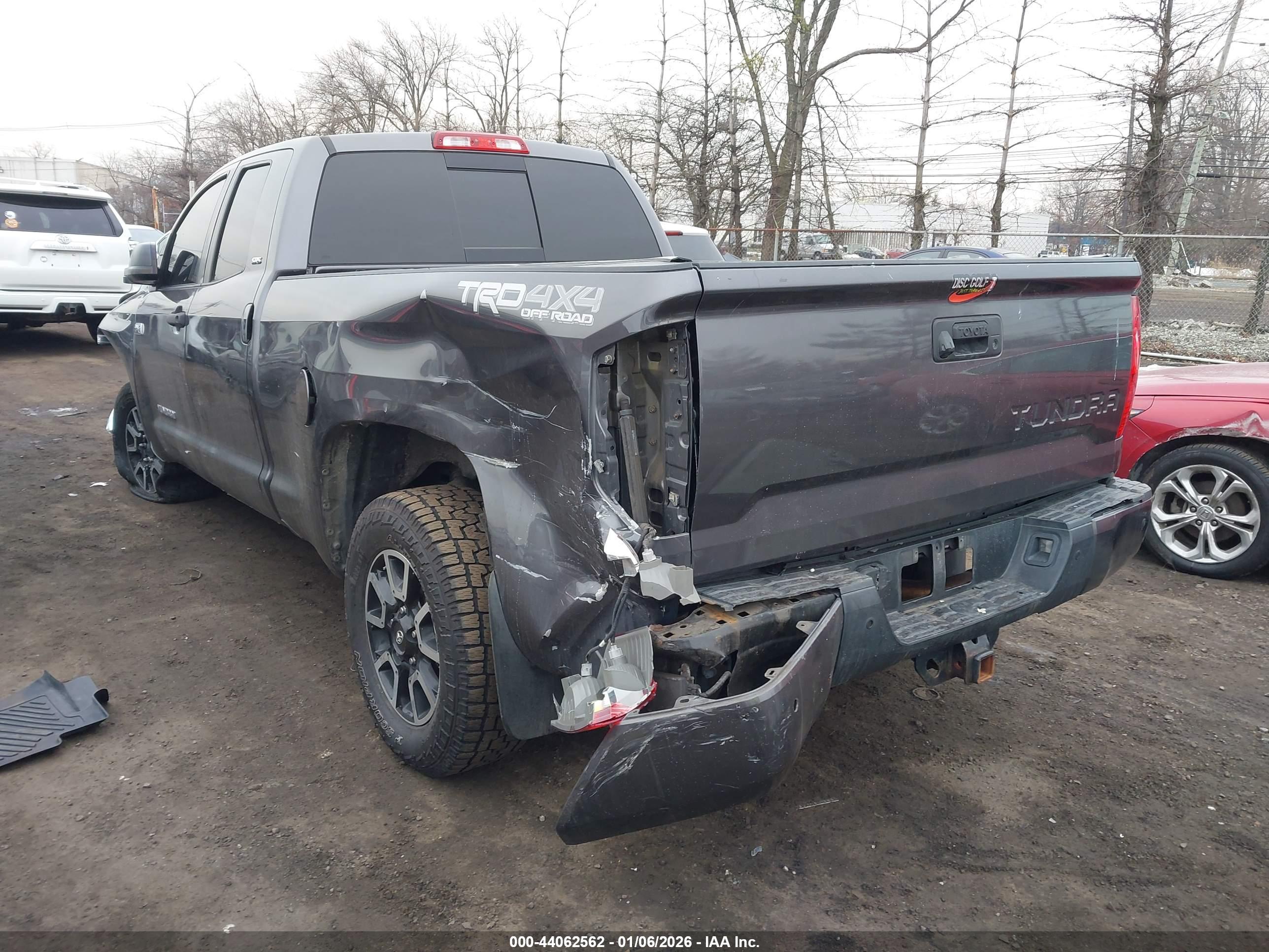 TOYOTA TUNDRA image 3
