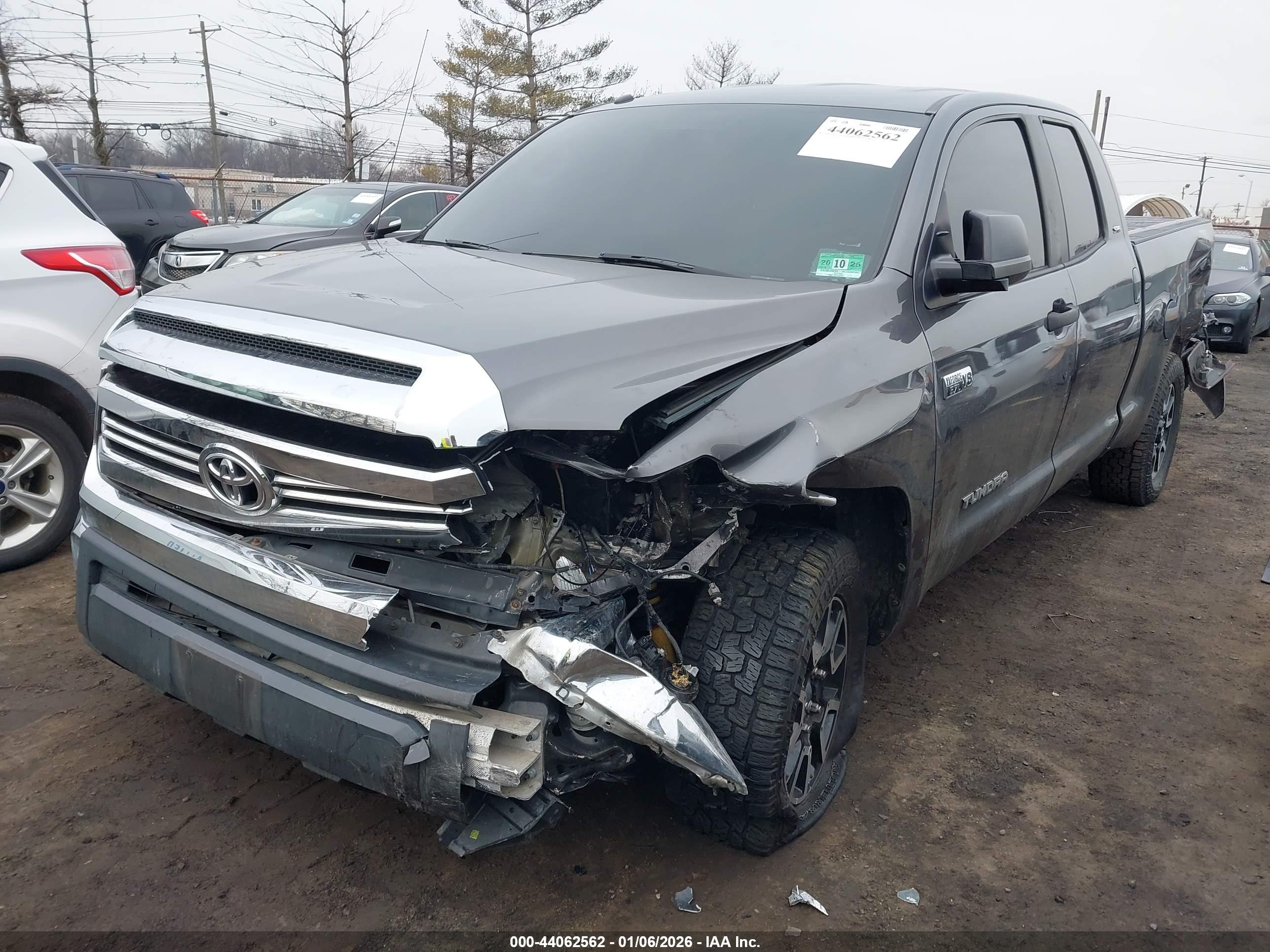 TOYOTA TUNDRA image 6
