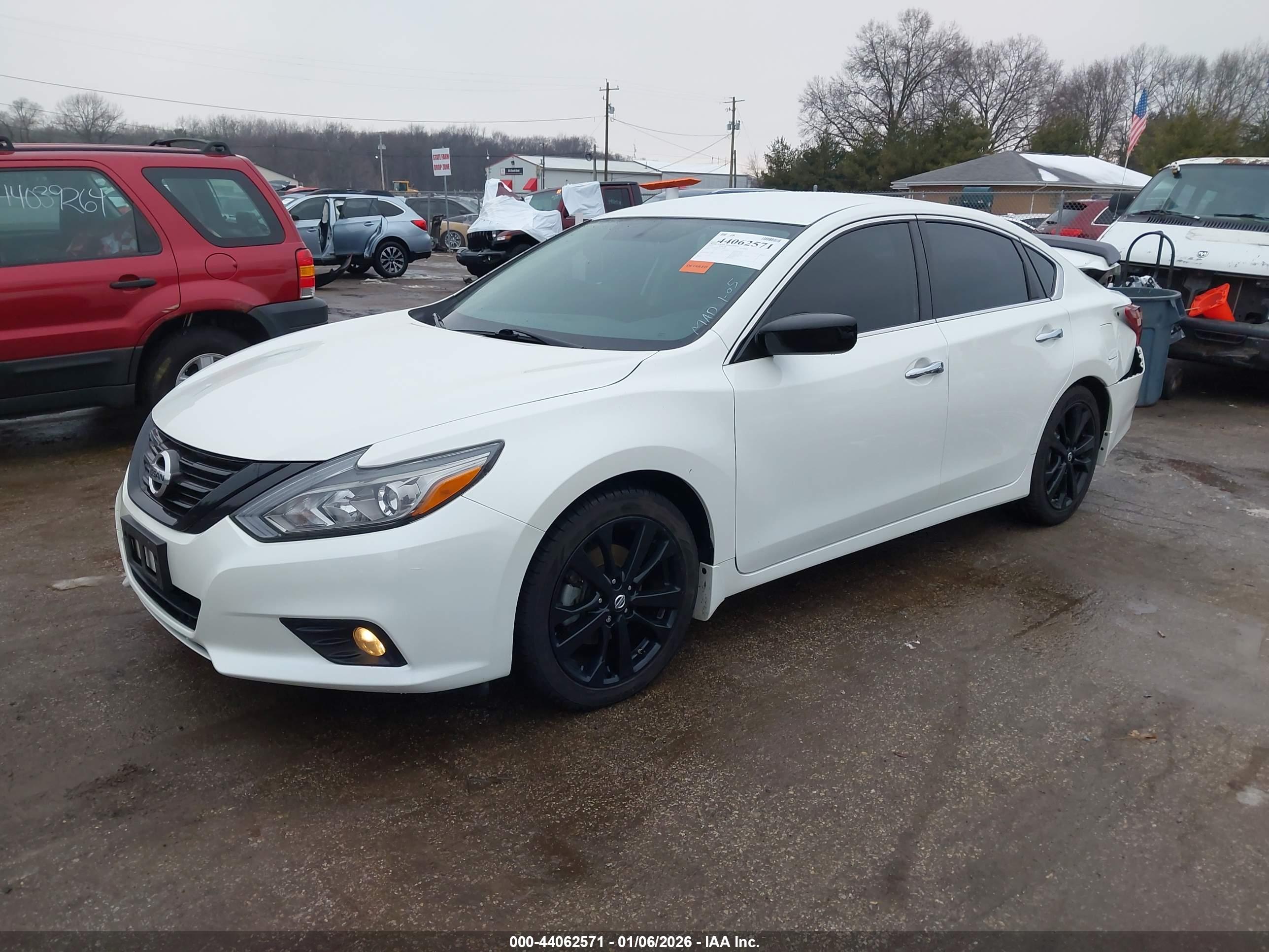 NISSAN ALTIMA image 2