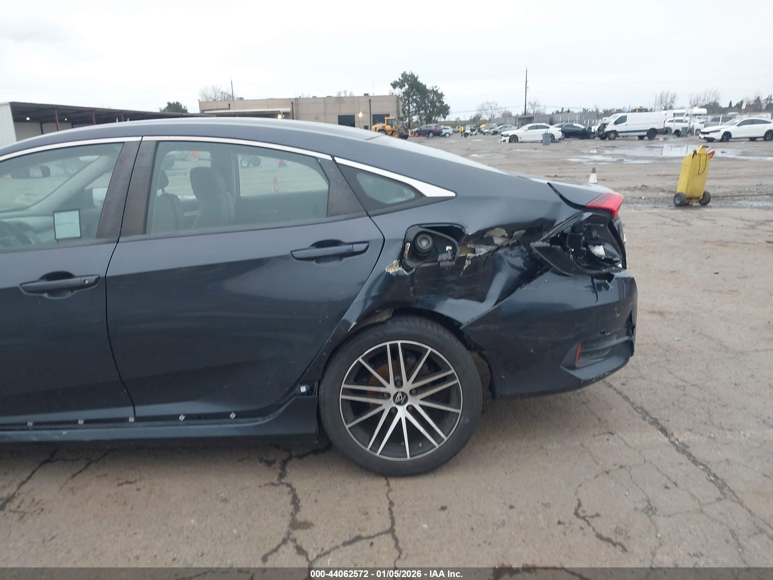HONDA CIVIC image 6