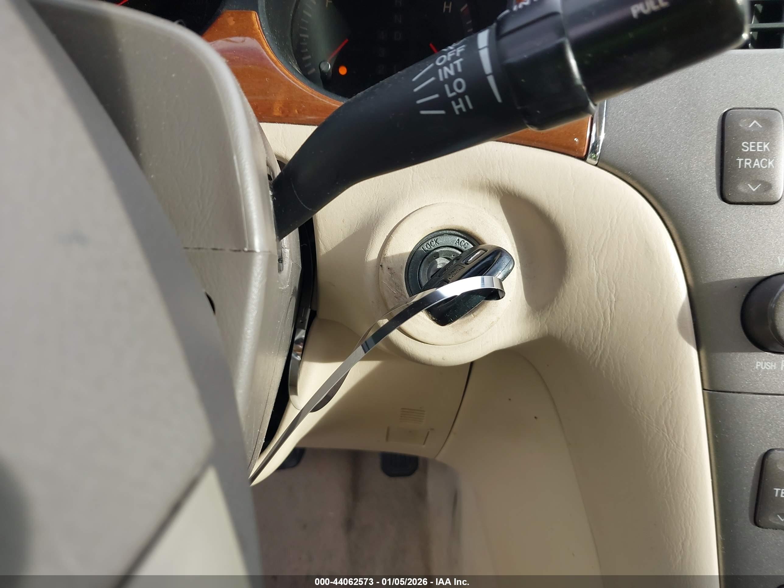 LEXUS ES image 11