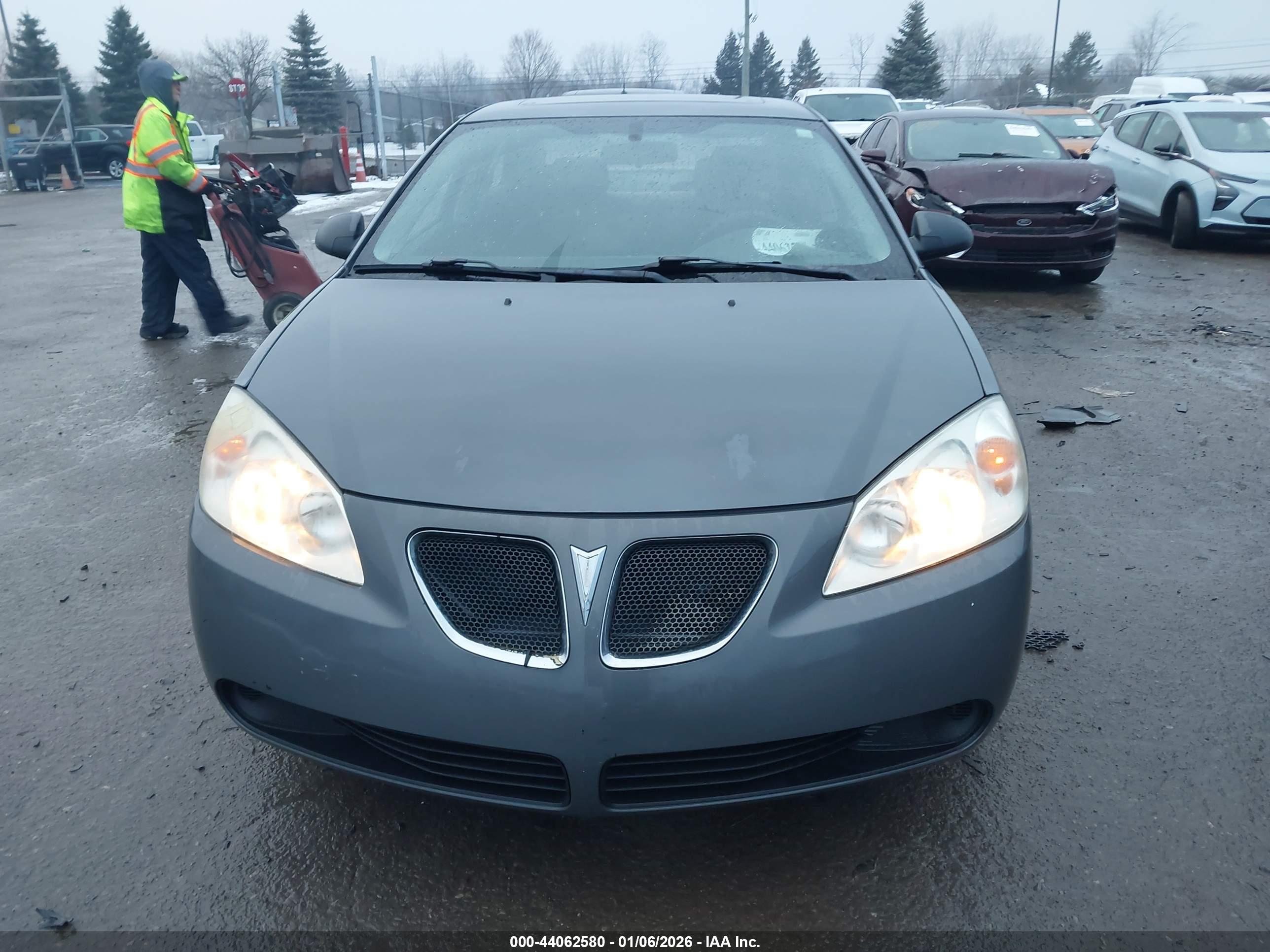 PONTIAC G6 image 6