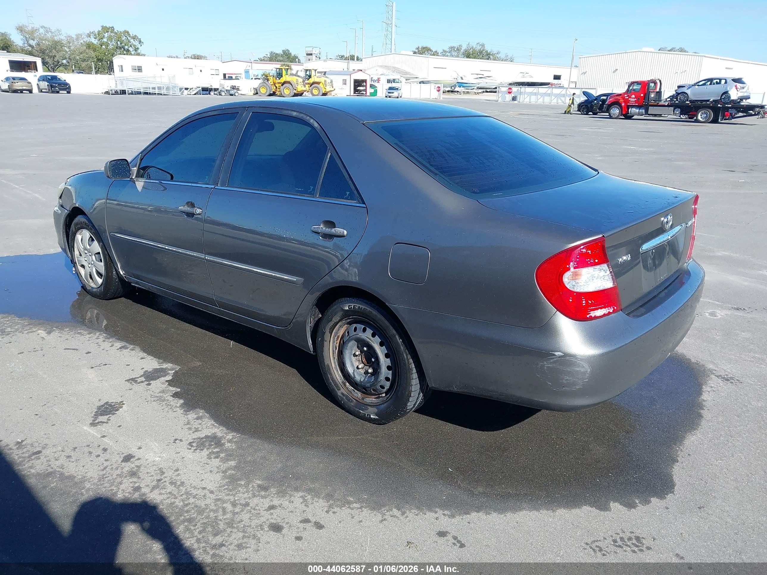 TOYOTA CAMRY image 3