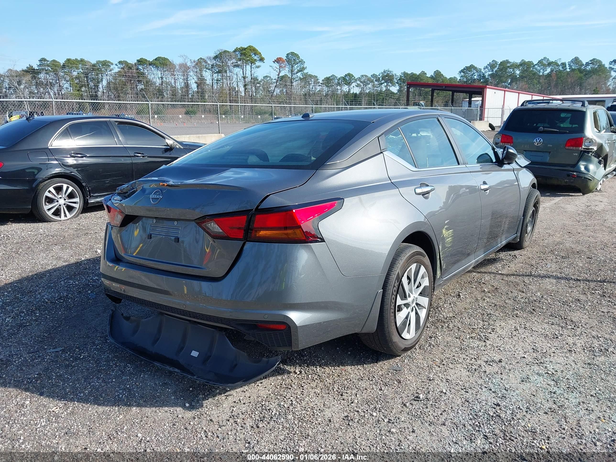 NISSAN ALTIMA image 4