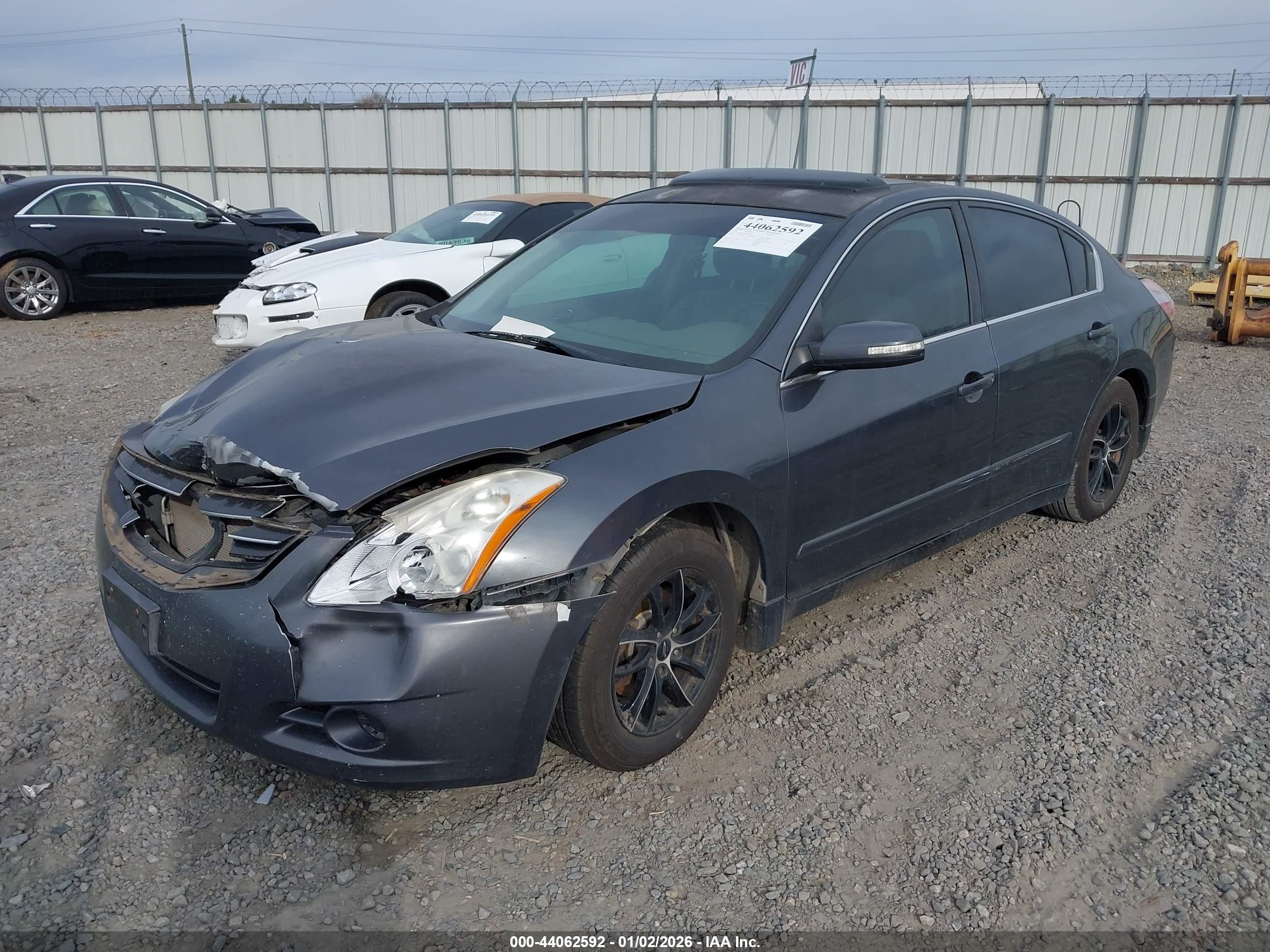 NISSAN ALTIMA image 2