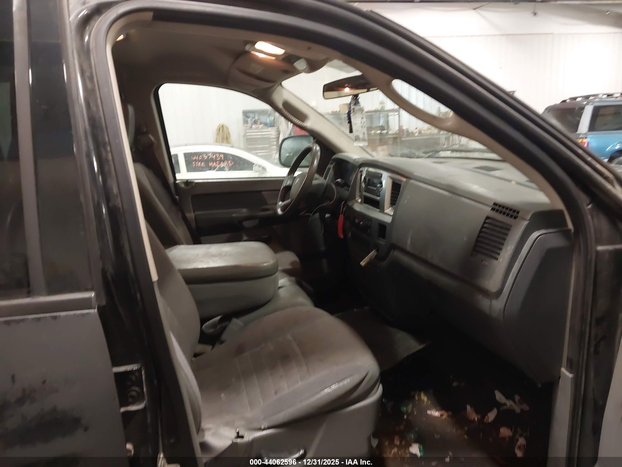 DODGE RAM image 5