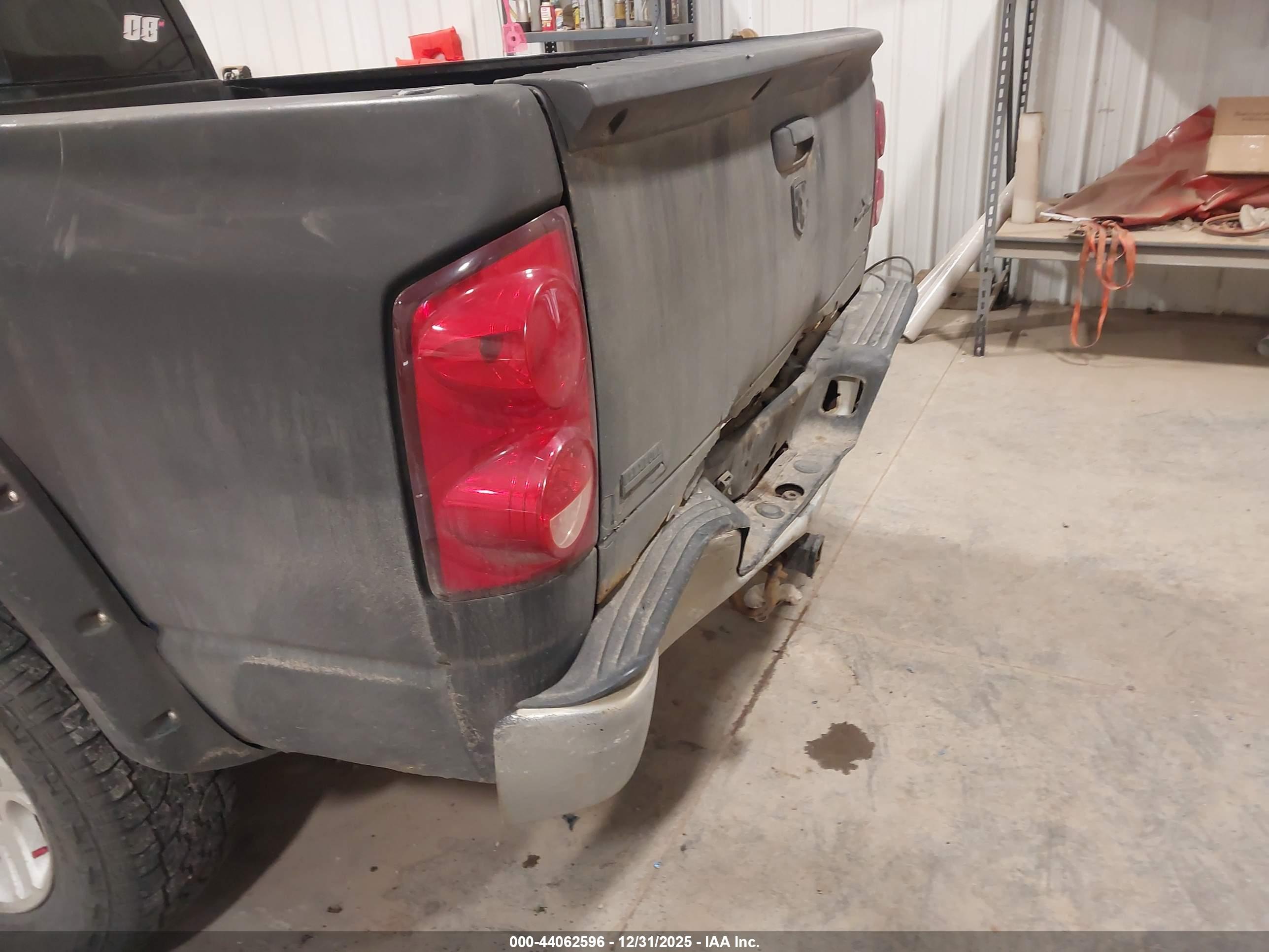 DODGE RAM image 6