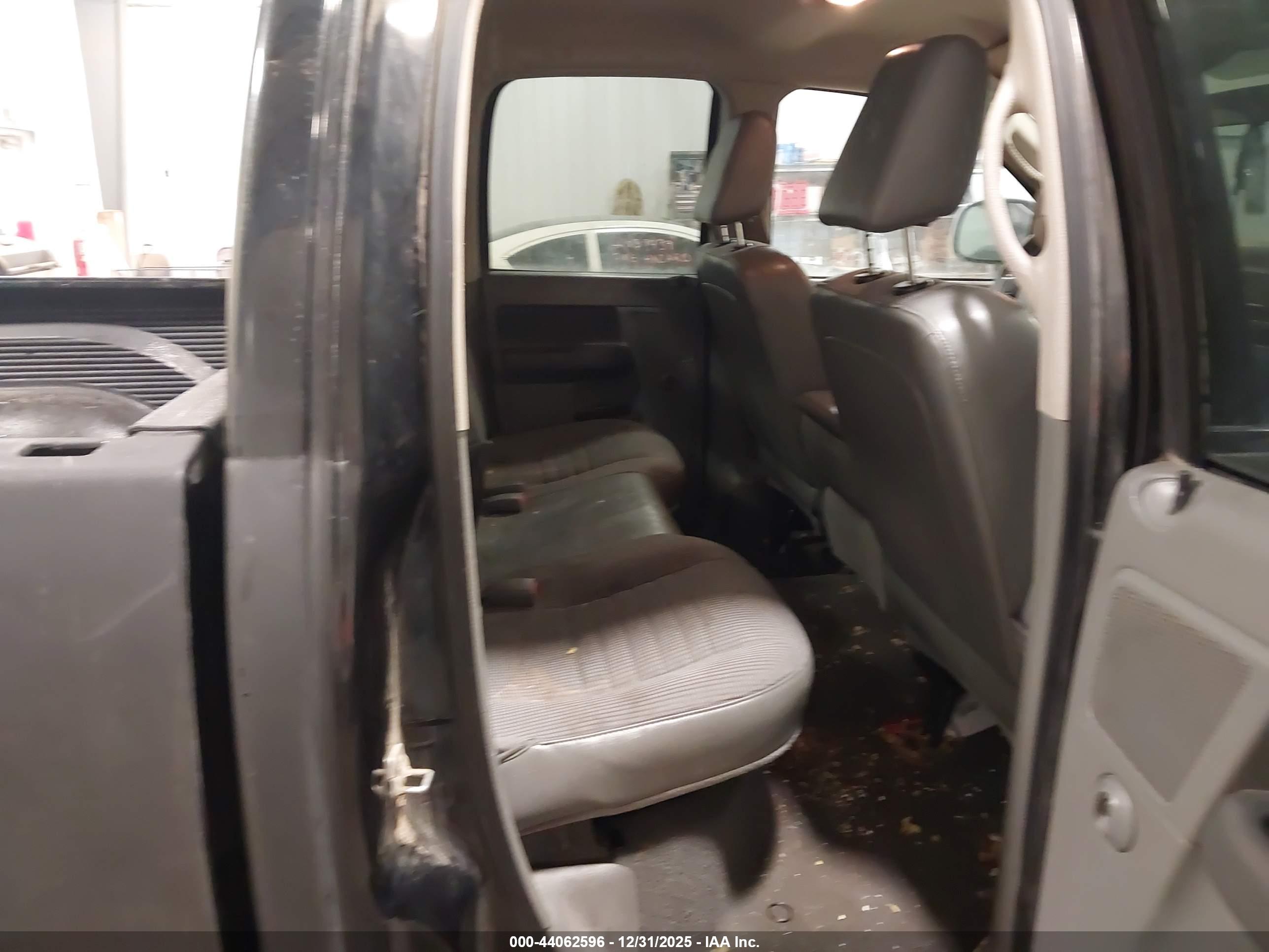 DODGE RAM image 8