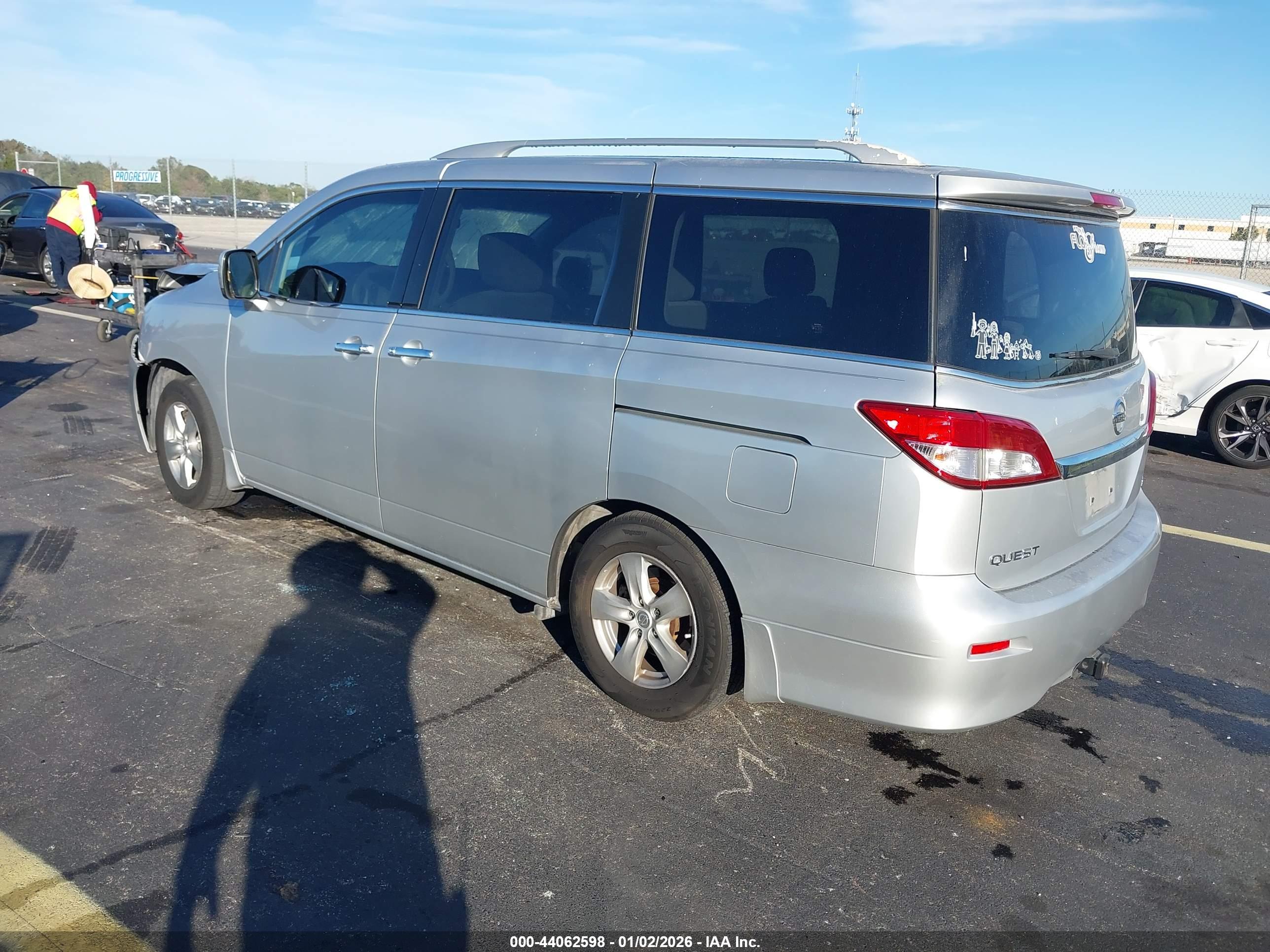 NISSAN QUEST image 3