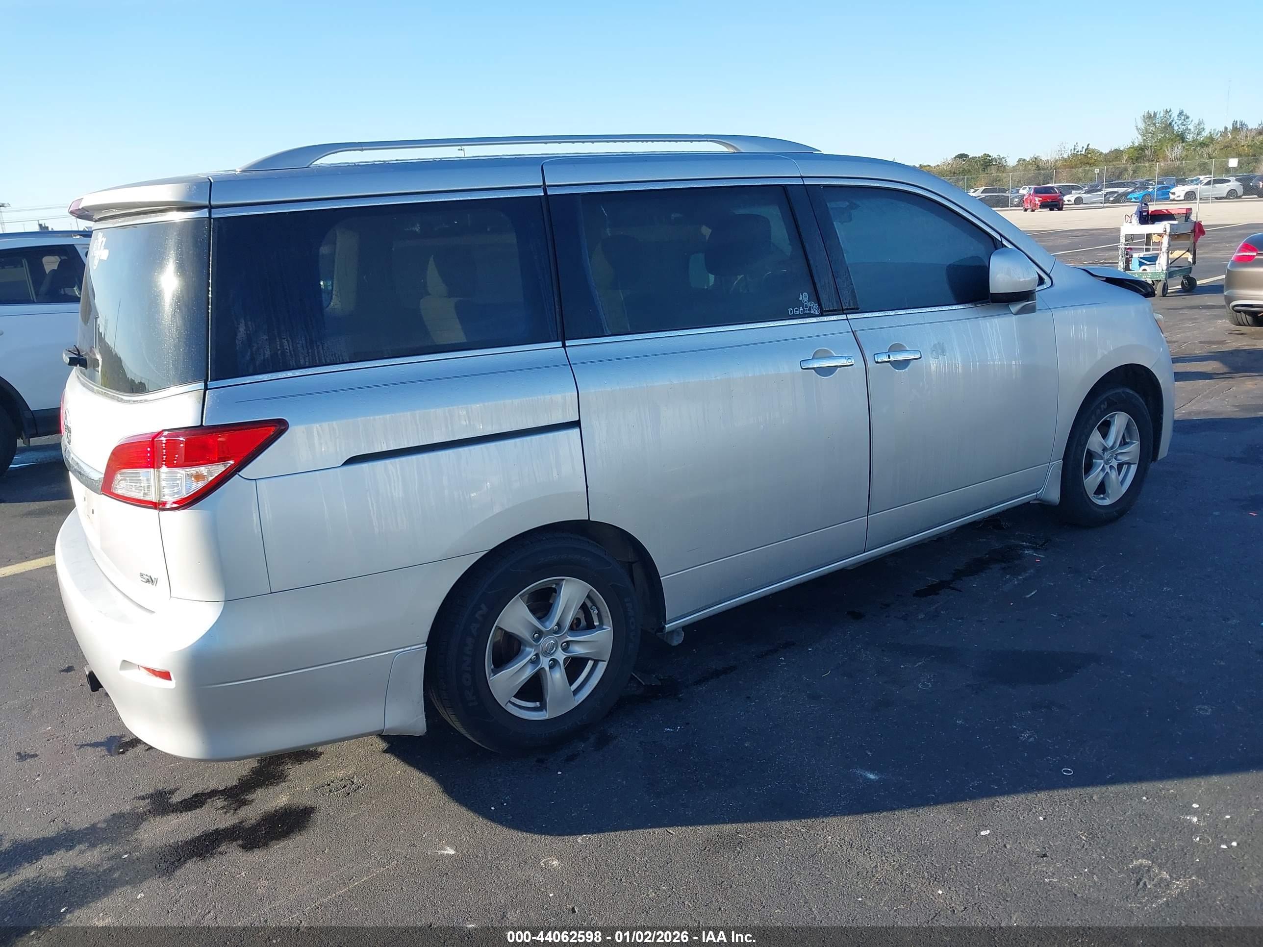 NISSAN QUEST image 4