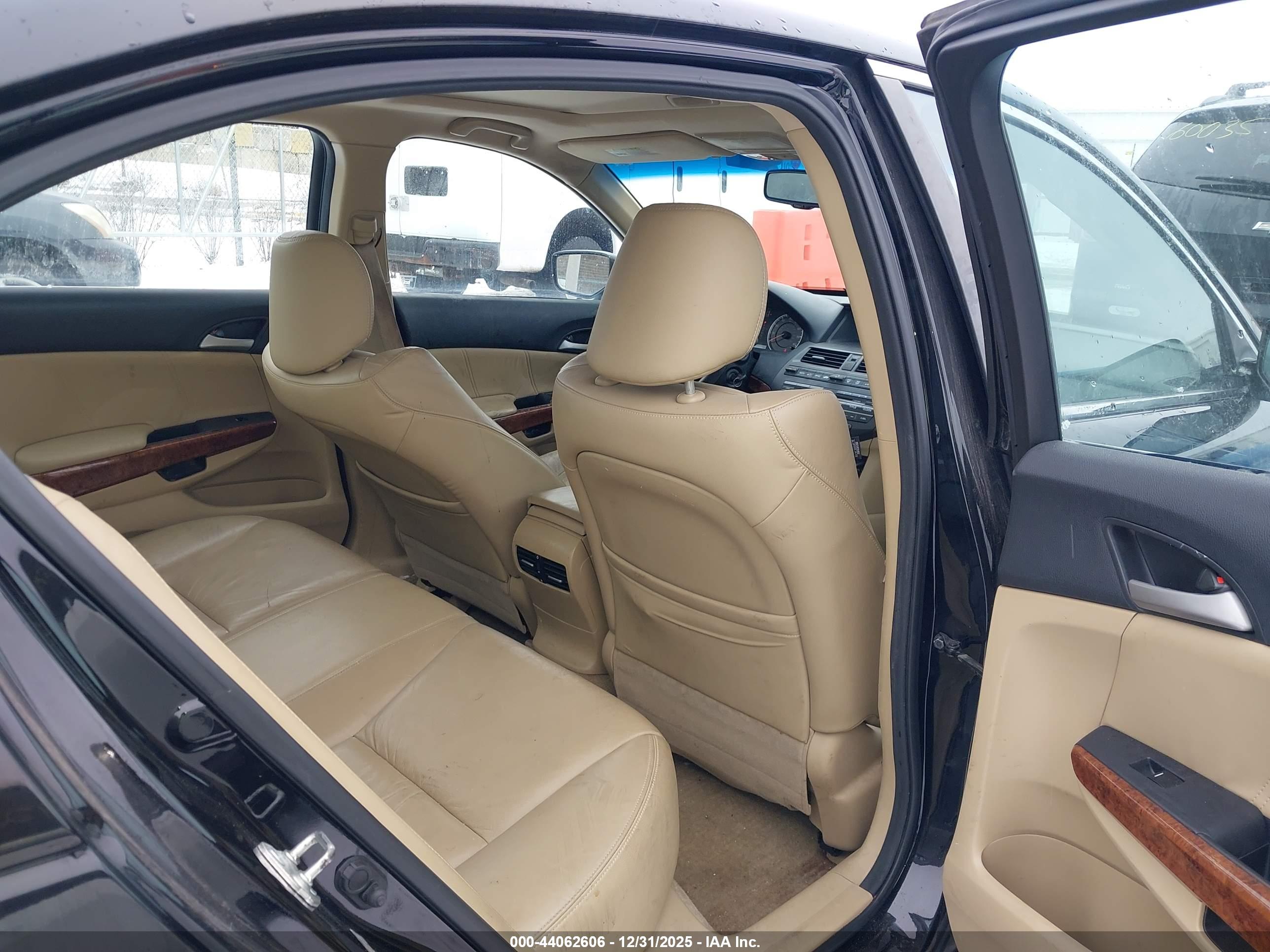 HONDA ACCORD image 8