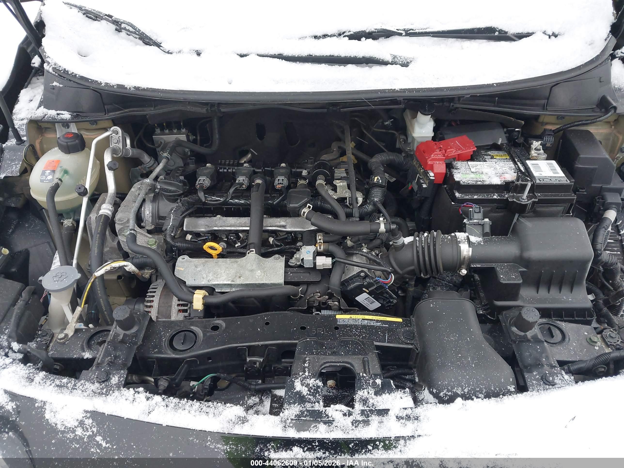 NISSAN VERSA image 10