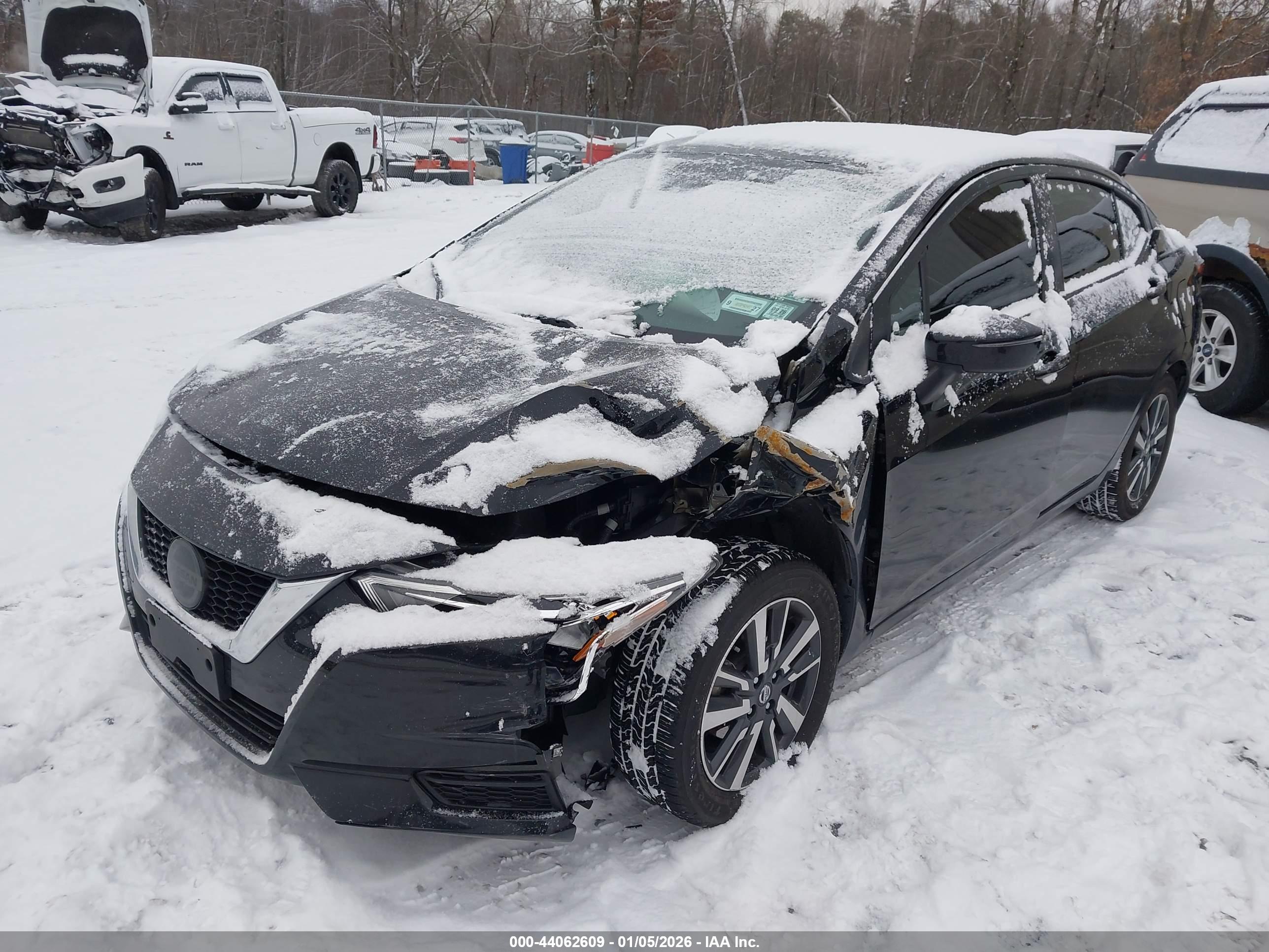 NISSAN VERSA image 6