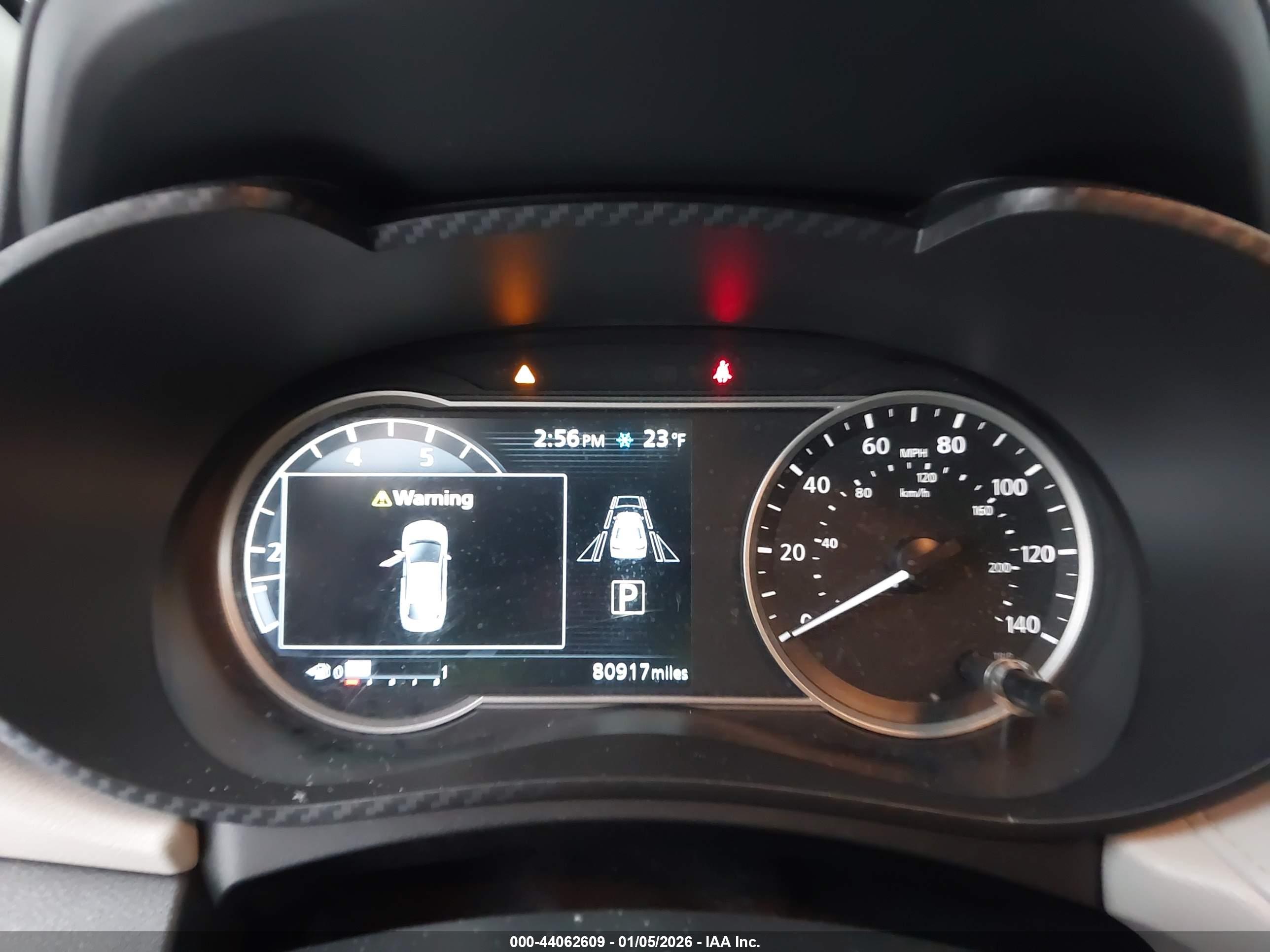 NISSAN VERSA image 7