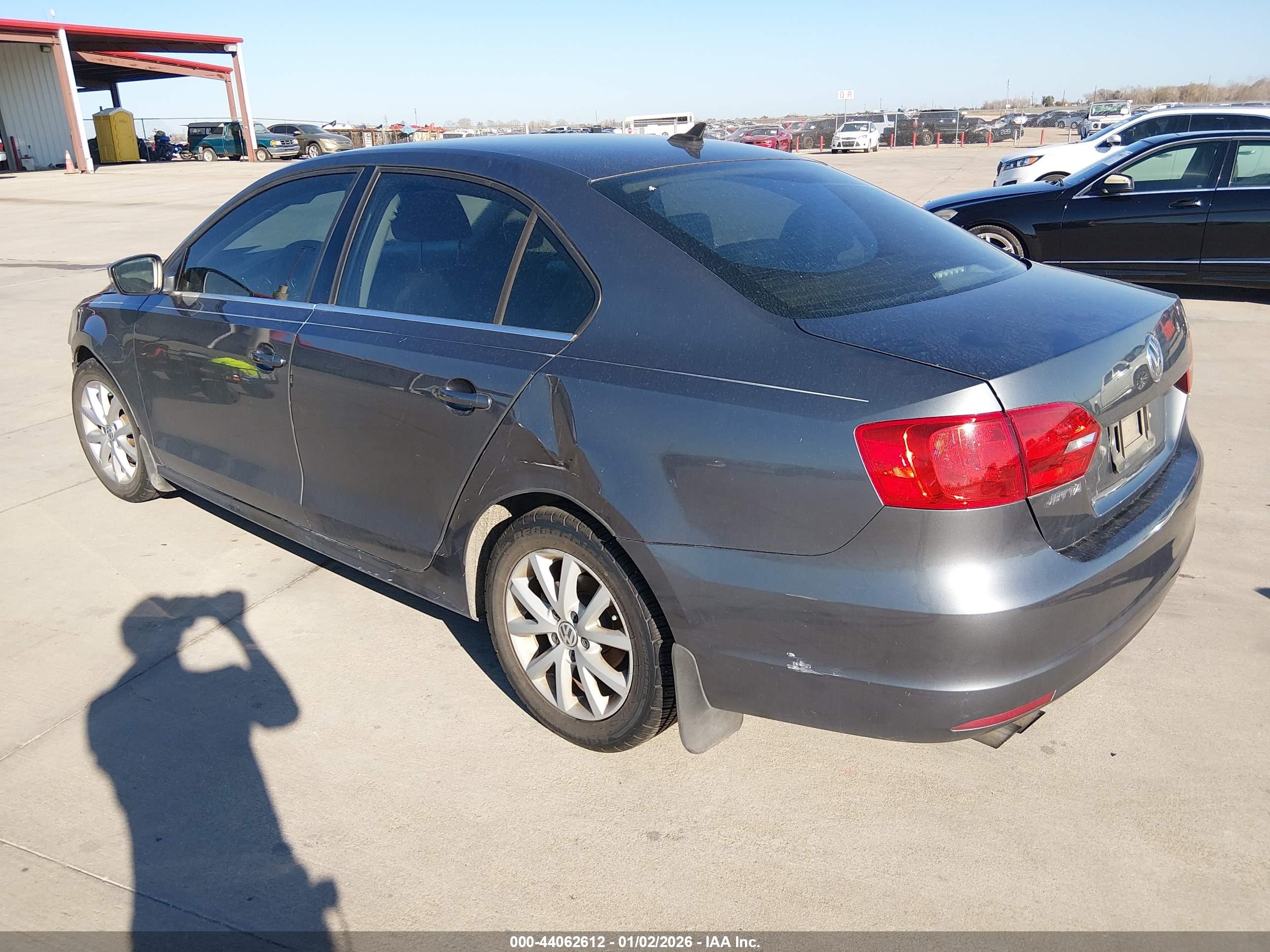 VOLKSWAGEN JETTA image 3